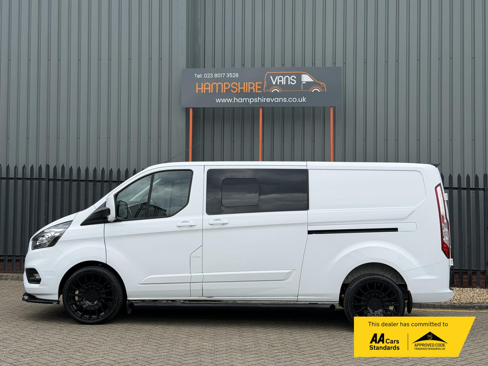 2022 Ford Transit Custom 2.0 300 EcoBlue Limited Crew Van Double Cab 5dr Diesel Manual L2 H1 Euro 6 (s/s) (130 ps) - Thumbnail 8