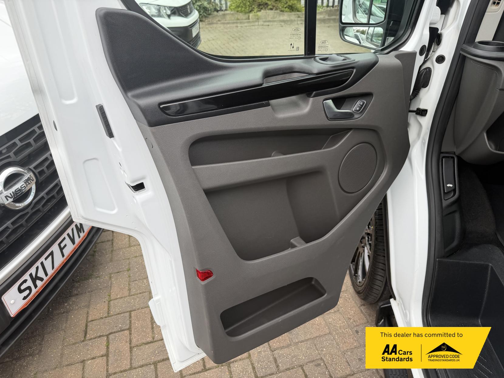 2022 Ford Transit Custom 2.0 300 EcoBlue Limited Crew Van Double Cab 5dr Diesel Manual L2 H1 Euro 6 (s/s) (130 ps) - Thumbnail 19