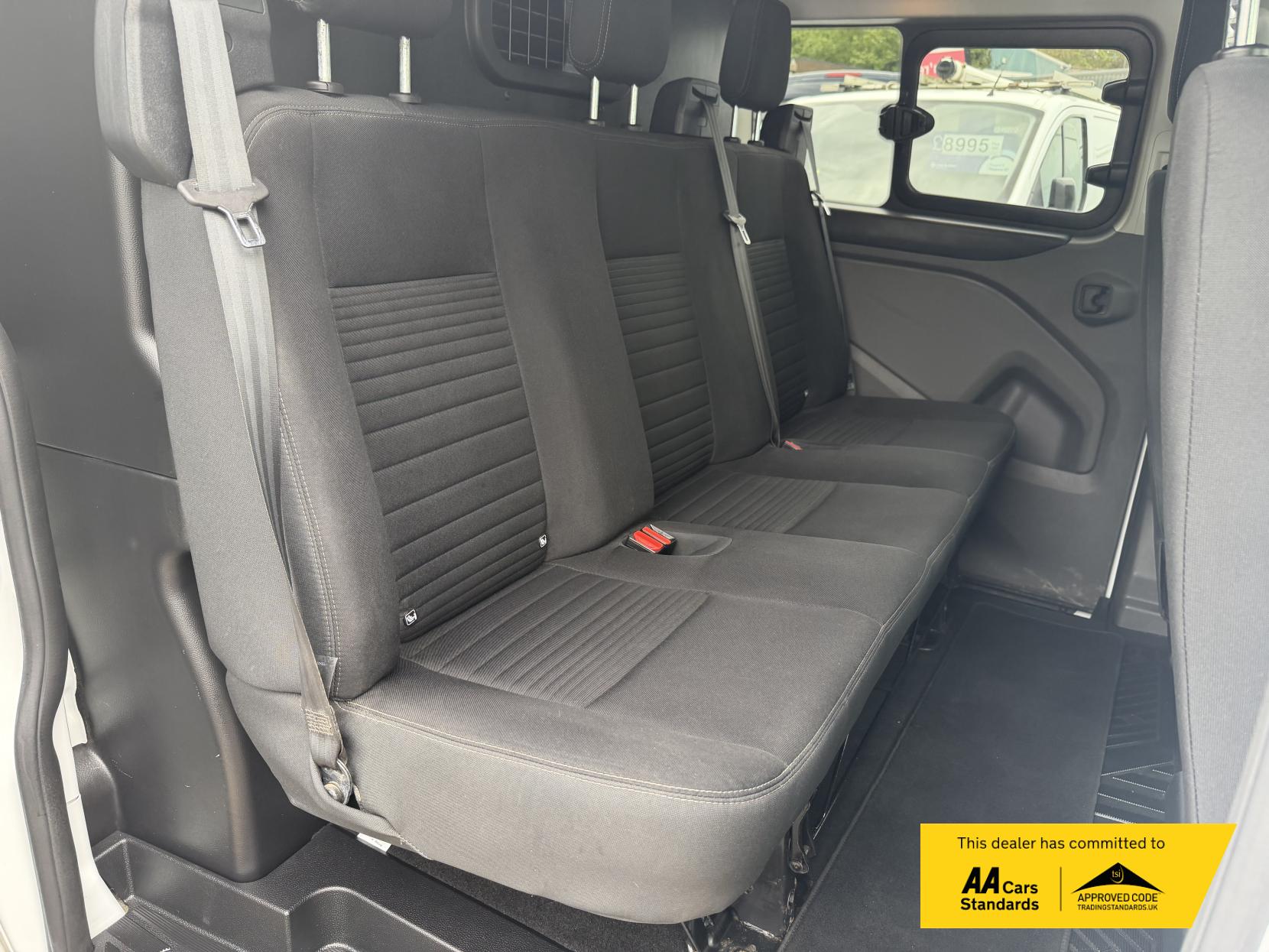 2022 Ford Transit Custom 2.0 300 EcoBlue Limited Crew Van Double Cab 5dr Diesel Manual L2 H1 Euro 6 (s/s) (130 ps) - Thumbnail 13