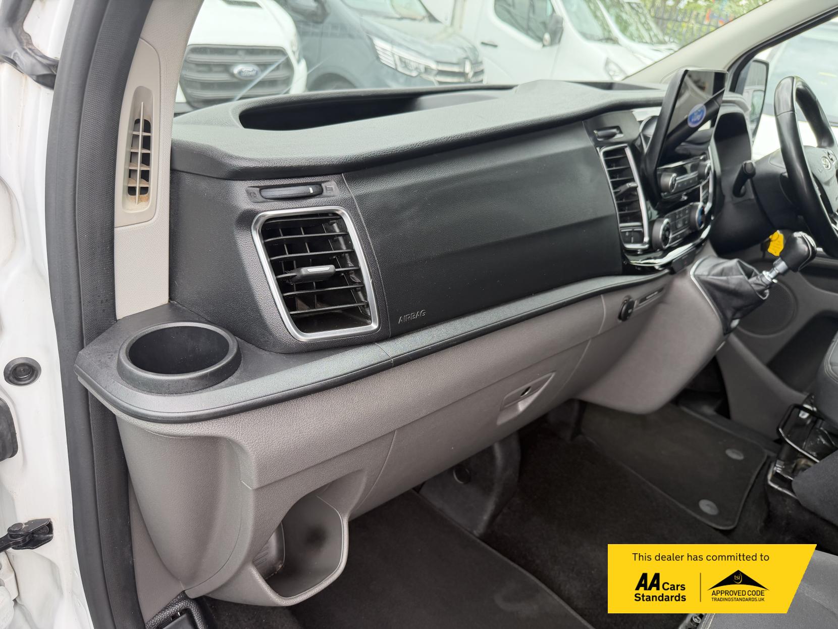 2022 Ford Transit Custom 2.0 300 EcoBlue Limited Crew Van Double Cab 5dr Diesel Manual L2 H1 Euro 6 (s/s) (130 ps) - Thumbnail 21