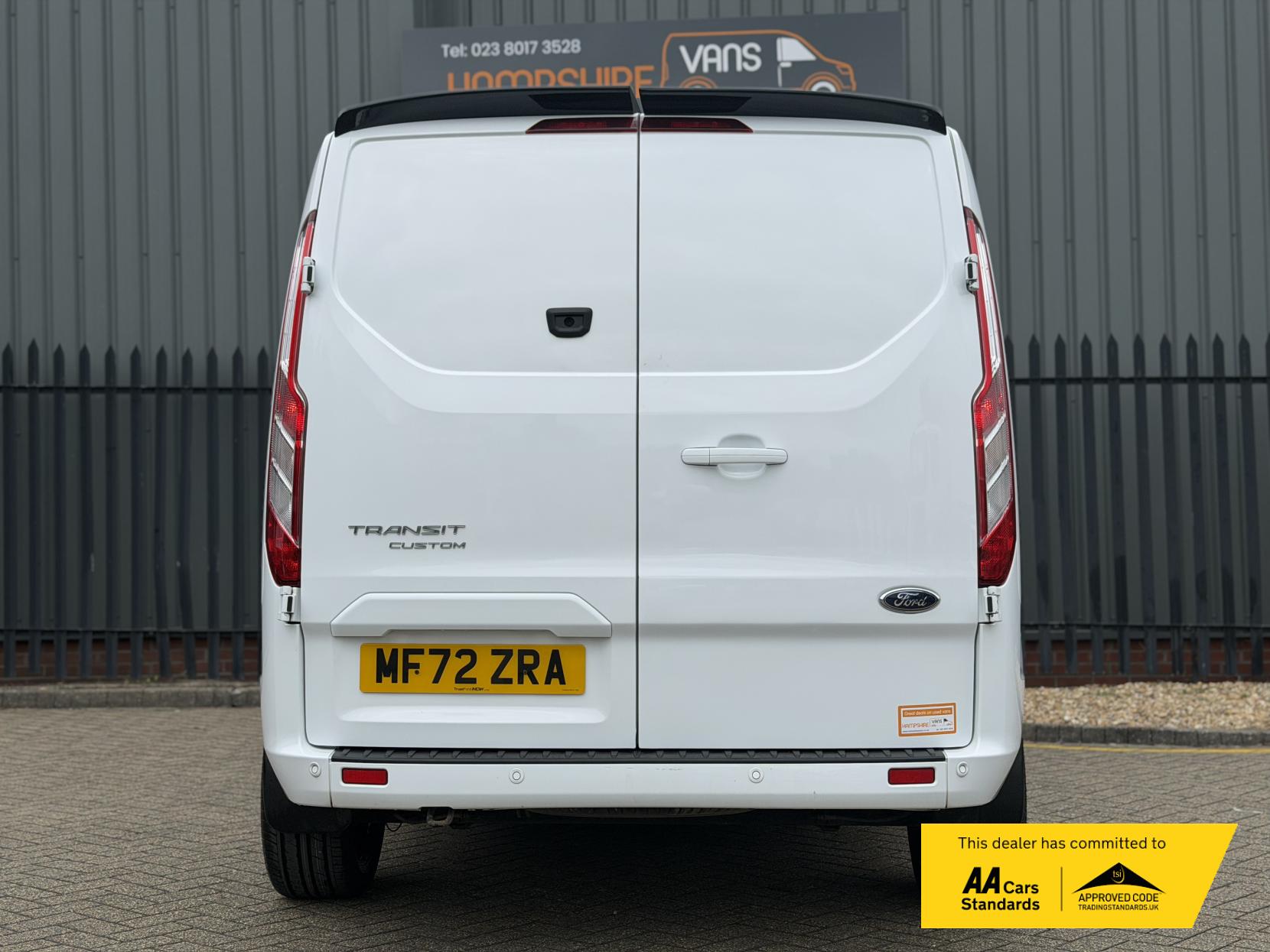 2022 Ford Transit Custom 2.0 300 EcoBlue Limited Crew Van Double Cab 5dr Diesel Manual L2 H1 Euro 6 (s/s) (130 ps) - Thumbnail 14
