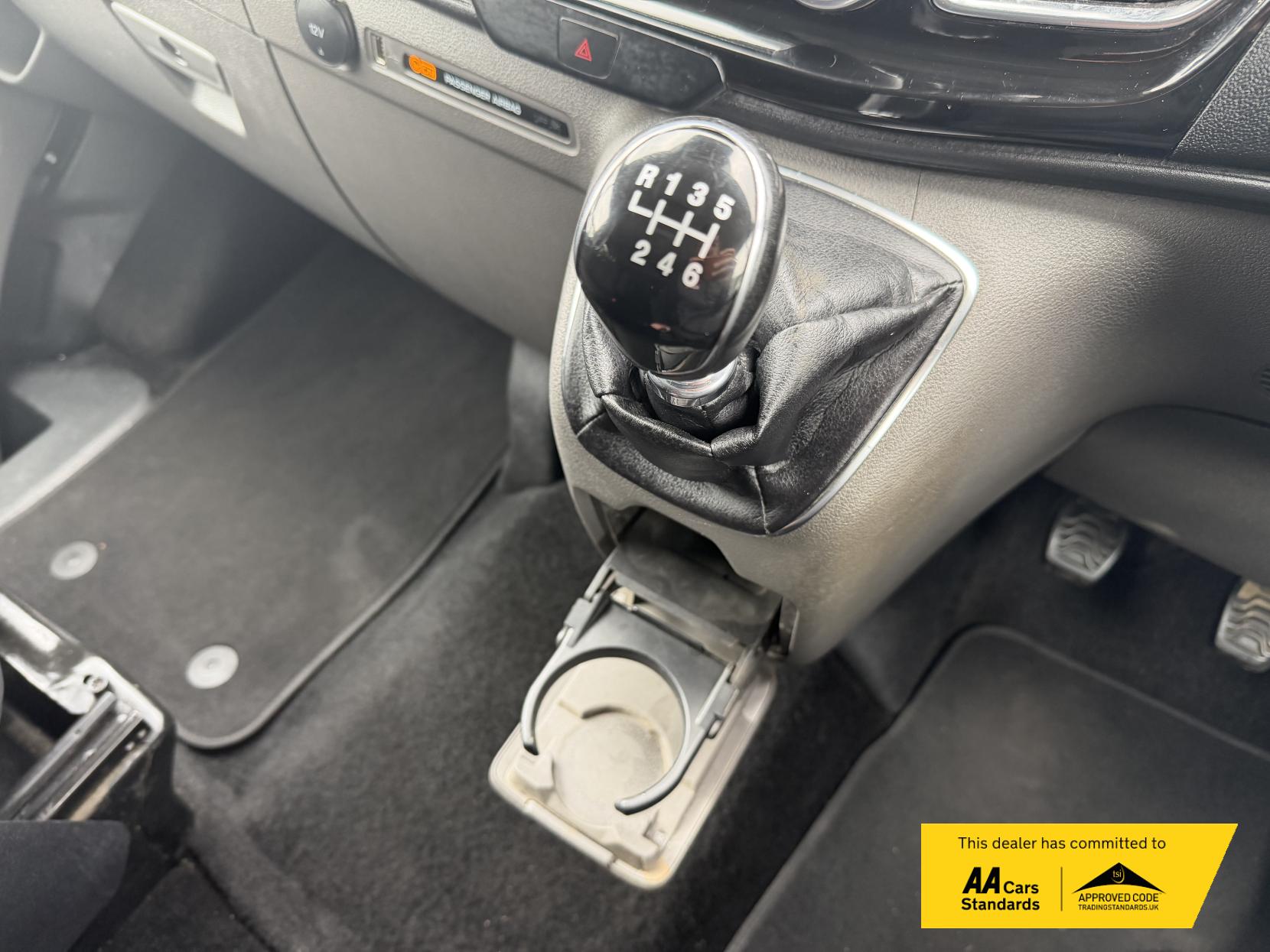 2022 Ford Transit Custom 2.0 300 EcoBlue Limited Crew Van Double Cab 5dr Diesel Manual L2 H1 Euro 6 (s/s) (130 ps) - Thumbnail 38