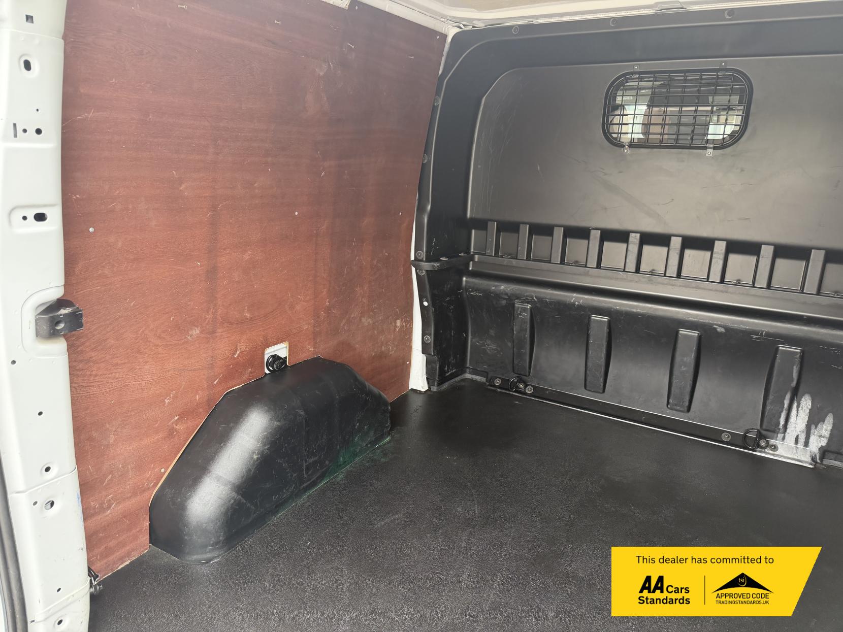 2022 Ford Transit Custom 2.0 300 EcoBlue Limited Crew Van Double Cab 5dr Diesel Manual L2 H1 Euro 6 (s/s) (130 ps) - Thumbnail 17