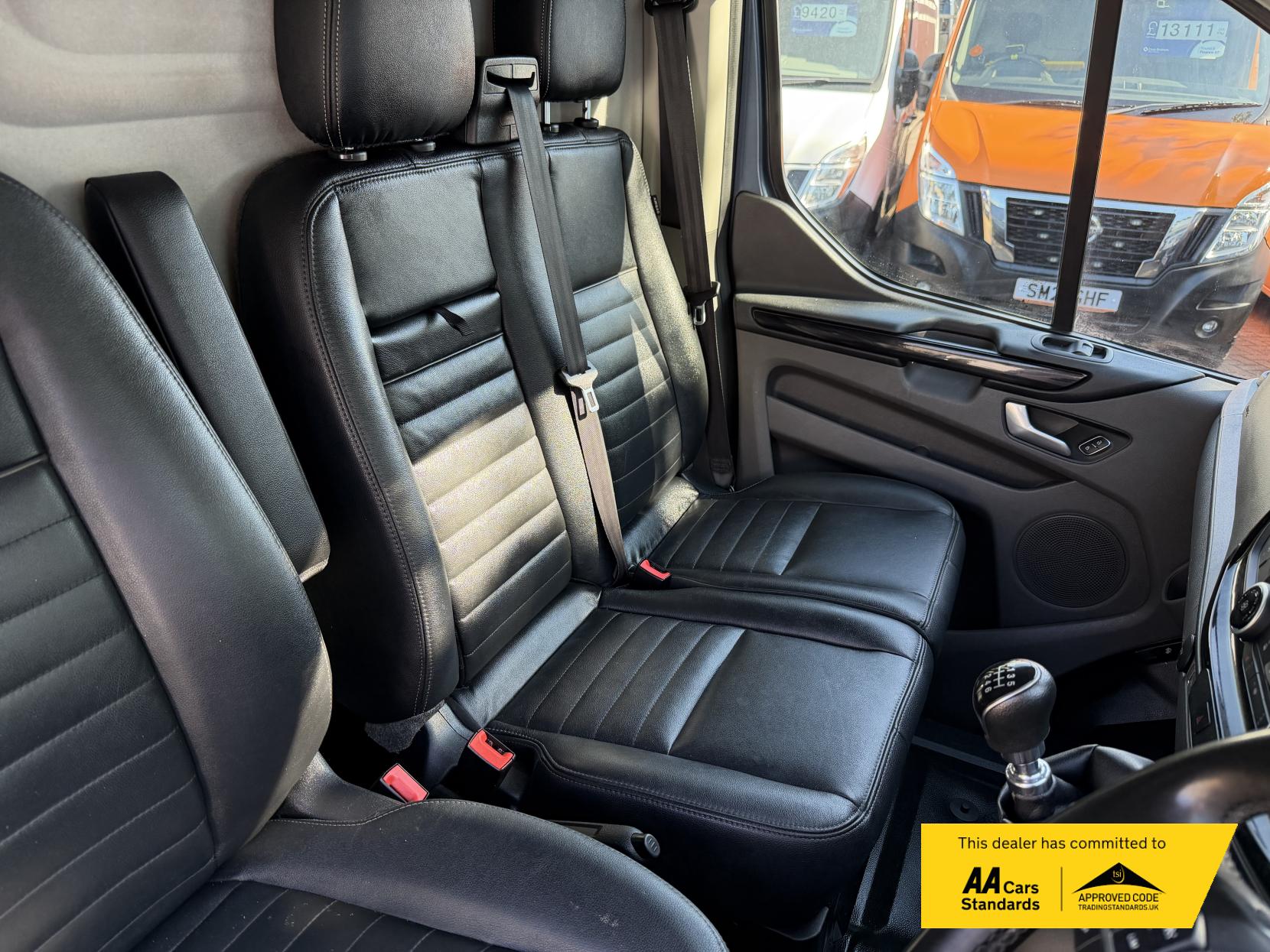 2022 Ford Transit Custom 2.0 300 EcoBlue Trail Panel Van 5dr Diesel Manual L1 H1 Euro 6 (s/s) (170 ps) - Thumbnail 15