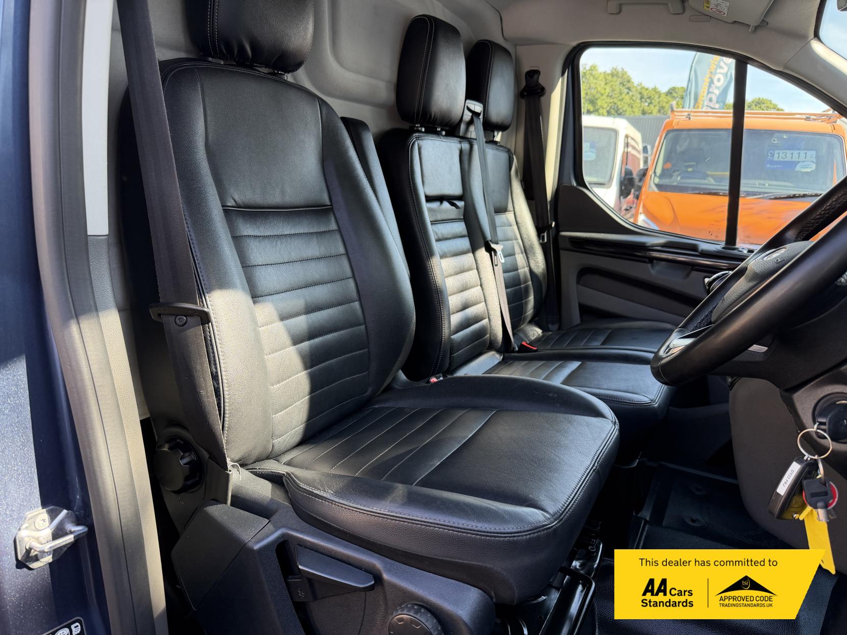2022 Ford Transit Custom 2.0 300 EcoBlue Trail Panel Van 5dr Diesel Manual L1 H1 Euro 6 (s/s) (170 ps) - Thumbnail 14