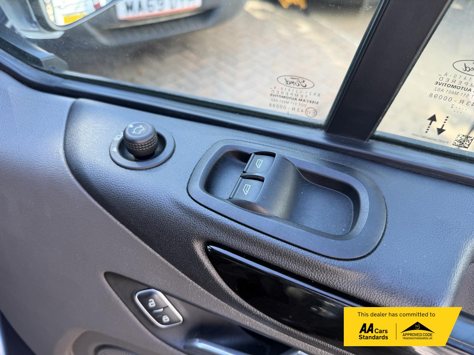 2022 Ford Transit Custom 2.0 300 EcoBlue Trail Panel Van 5dr Diesel Manual L1 H1 Euro 6 (s/s) (170 ps) - Thumbnail 50