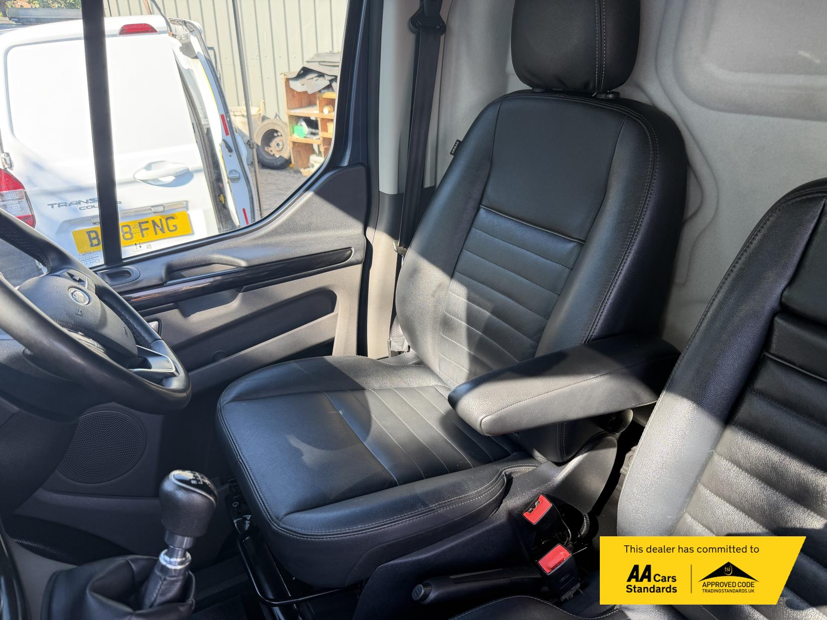 2022 Ford Transit Custom 2.0 300 EcoBlue Trail Panel Van 5dr Diesel Manual L1 H1 Euro 6 (s/s) (170 ps) - Thumbnail 13