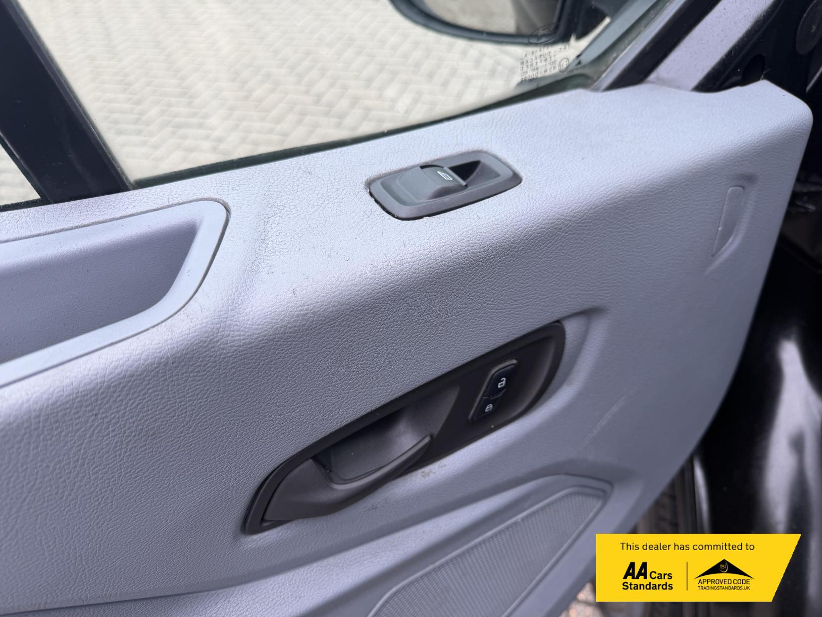 Ford Transit 2.2 TDCi 350 Trend Panel Van 5dr Diesel Manual FWD L3 H2 Euro 5 (125 ps)