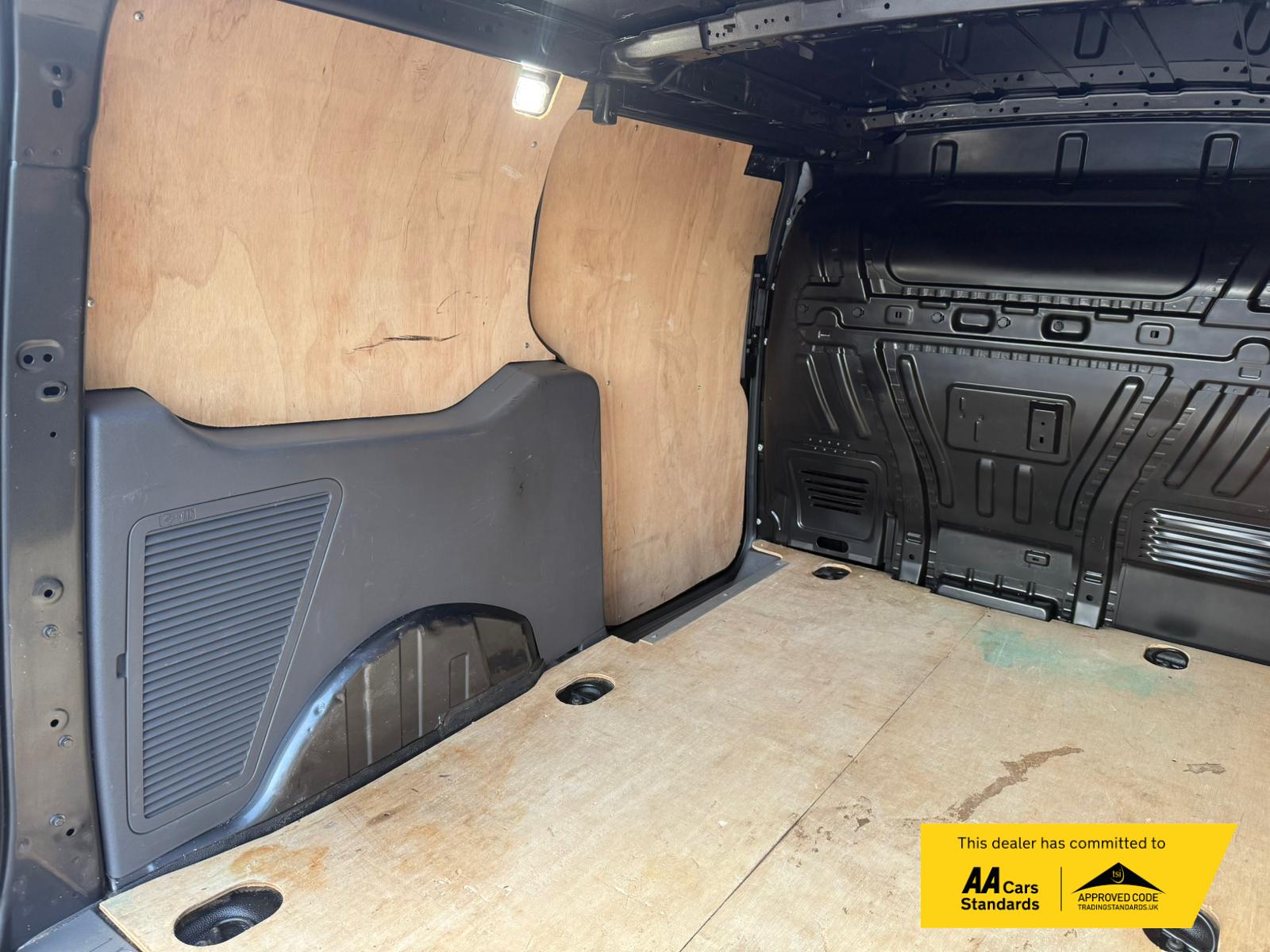 Ford Transit Connect 1.5 240 EcoBlue Limited Panel Van 5dr Diesel Auto L2 Euro 6 (s/s) (120 ps)
