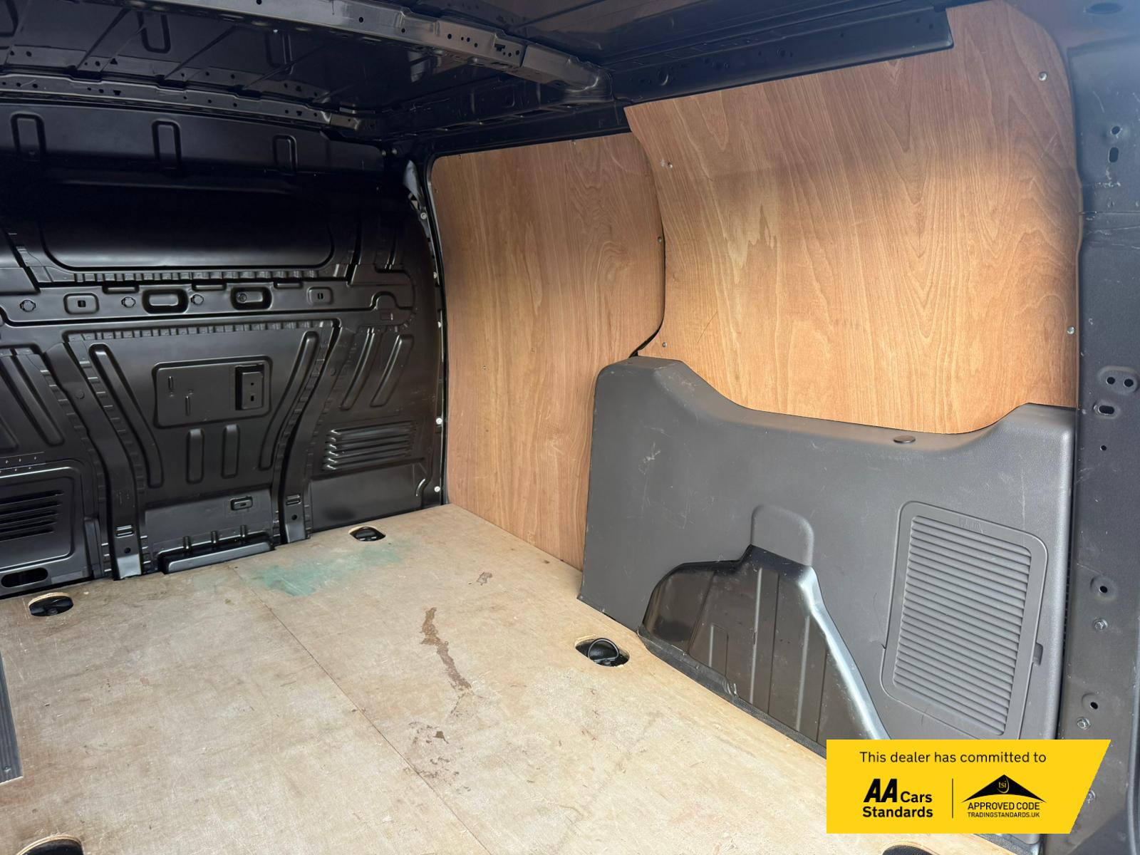 Ford Transit Connect 1.5 240 EcoBlue Limited Panel Van 5dr Diesel Auto L2 Euro 6 (s/s) (120 ps)