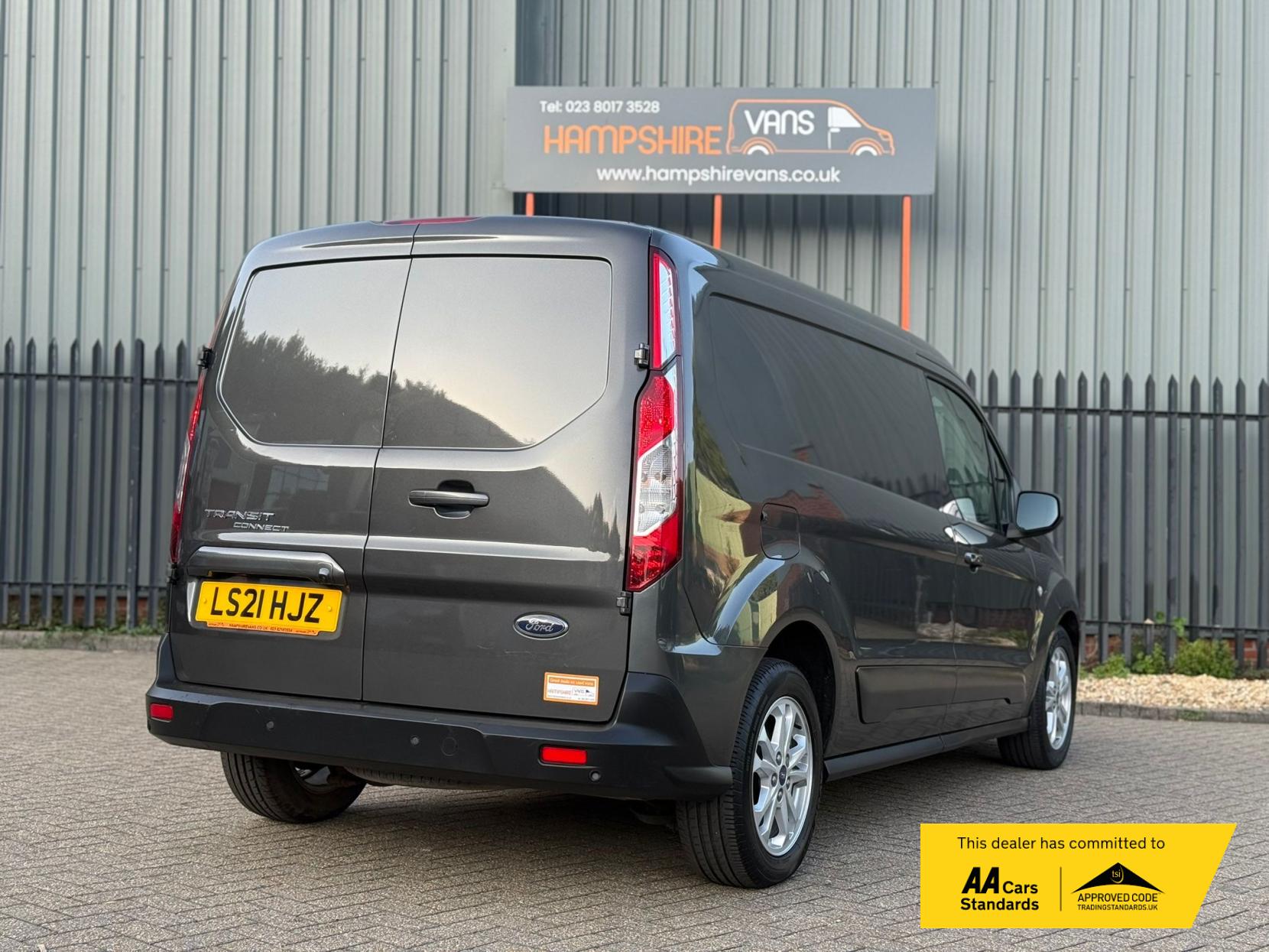 Ford Transit Connect 1.5 240 EcoBlue Limited Panel Van 5dr Diesel Auto L2 Euro 6 (s/s) (120 ps)