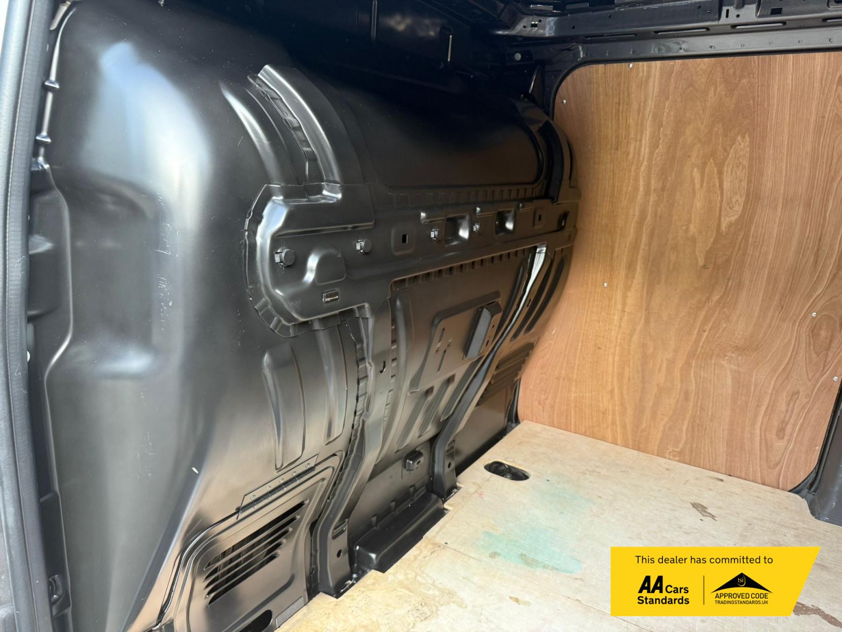Ford Transit Connect 1.5 240 EcoBlue Limited Panel Van 5dr Diesel Auto L2 Euro 6 (s/s) (120 ps)