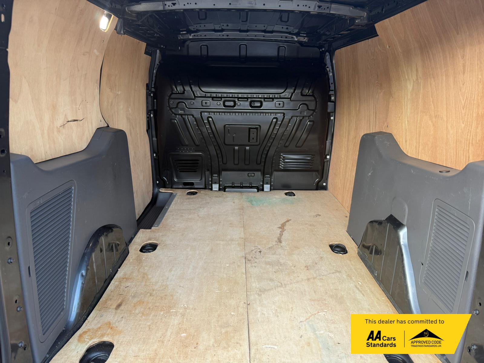 Ford Transit Connect 1.5 240 EcoBlue Limited Panel Van 5dr Diesel Auto L2 Euro 6 (s/s) (120 ps)