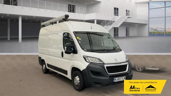 Peugeot Boxer 2.2 BlueHDi 335 Professional Panel Van 5dr Diesel Manual L2 H2 Euro 6 (s/s) (140 ps)