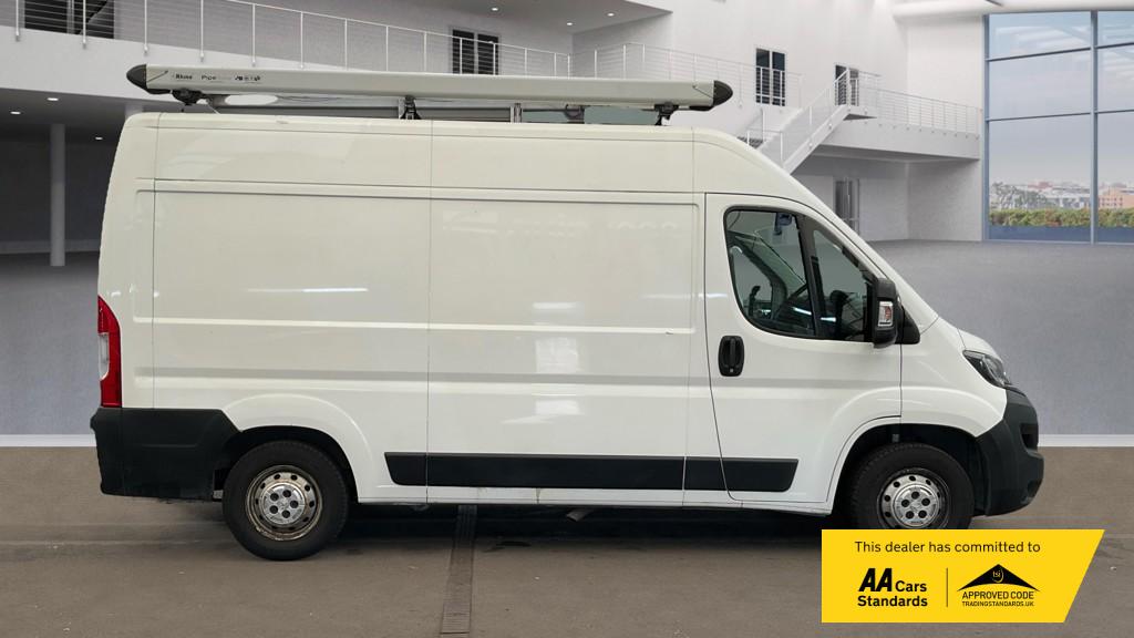 Peugeot Boxer 2.2 BlueHDi 335 Professional Panel Van 5dr Diesel Manual L2 H2 Euro 6 (s/s) (140 ps)