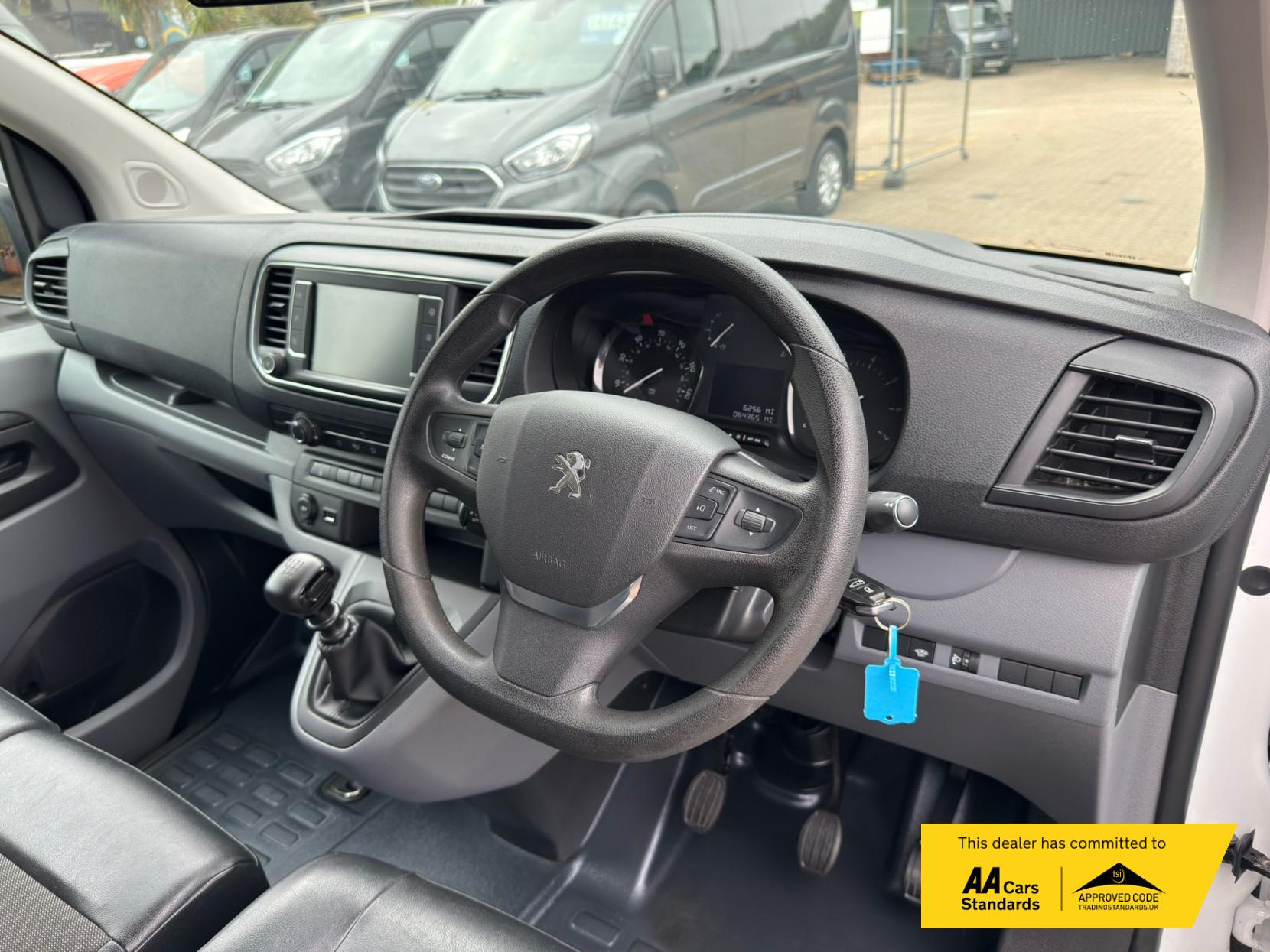 2020 Peugeot Expert - Thumbnail 25