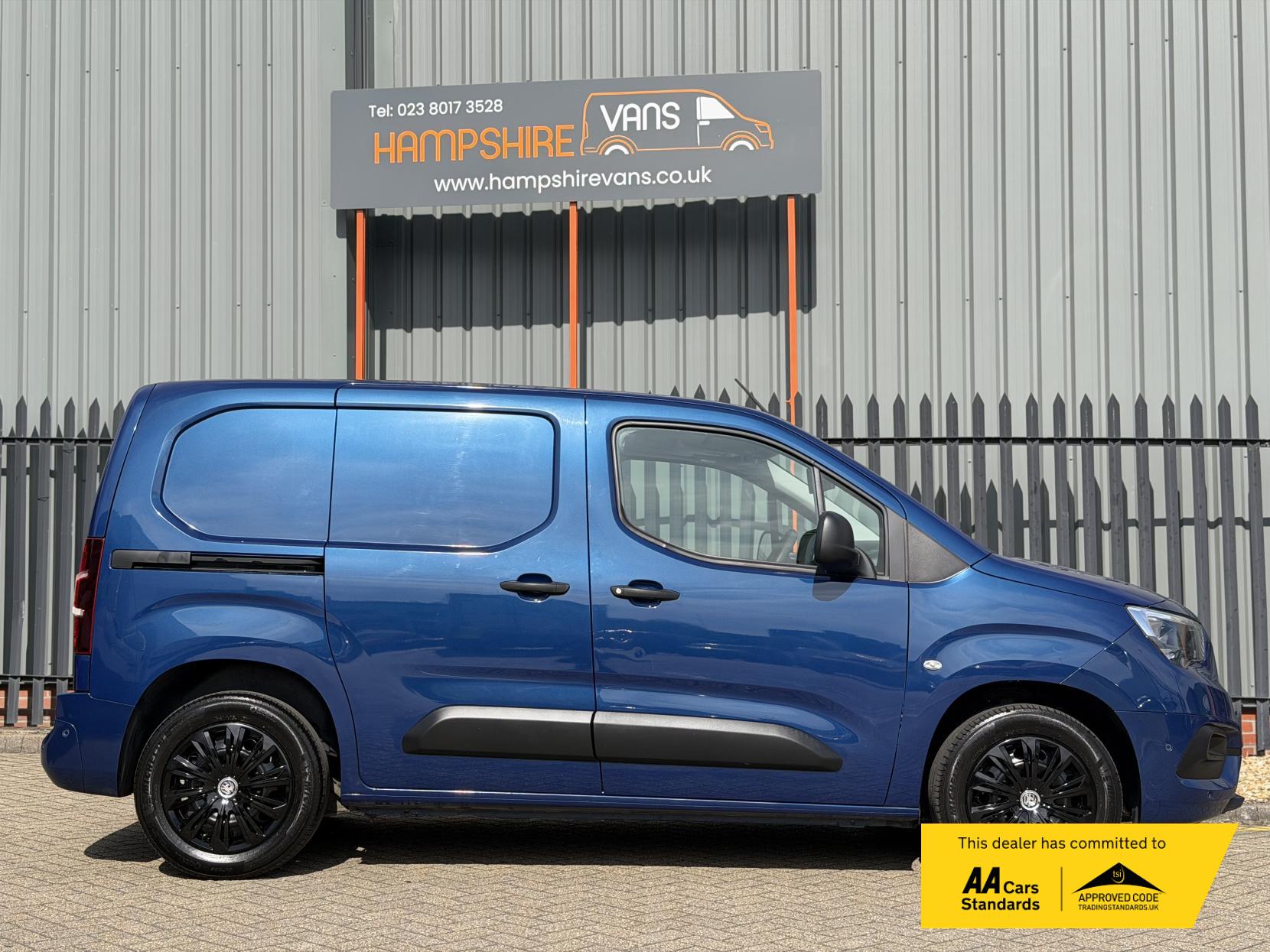 2020 Vauxhall Combo 1.5 Turbo D 2000 Sportive Panel Van 4dr Diesel Manual L1 H1 Euro 6 (s/s) (100 ps) - Thumbnail 7