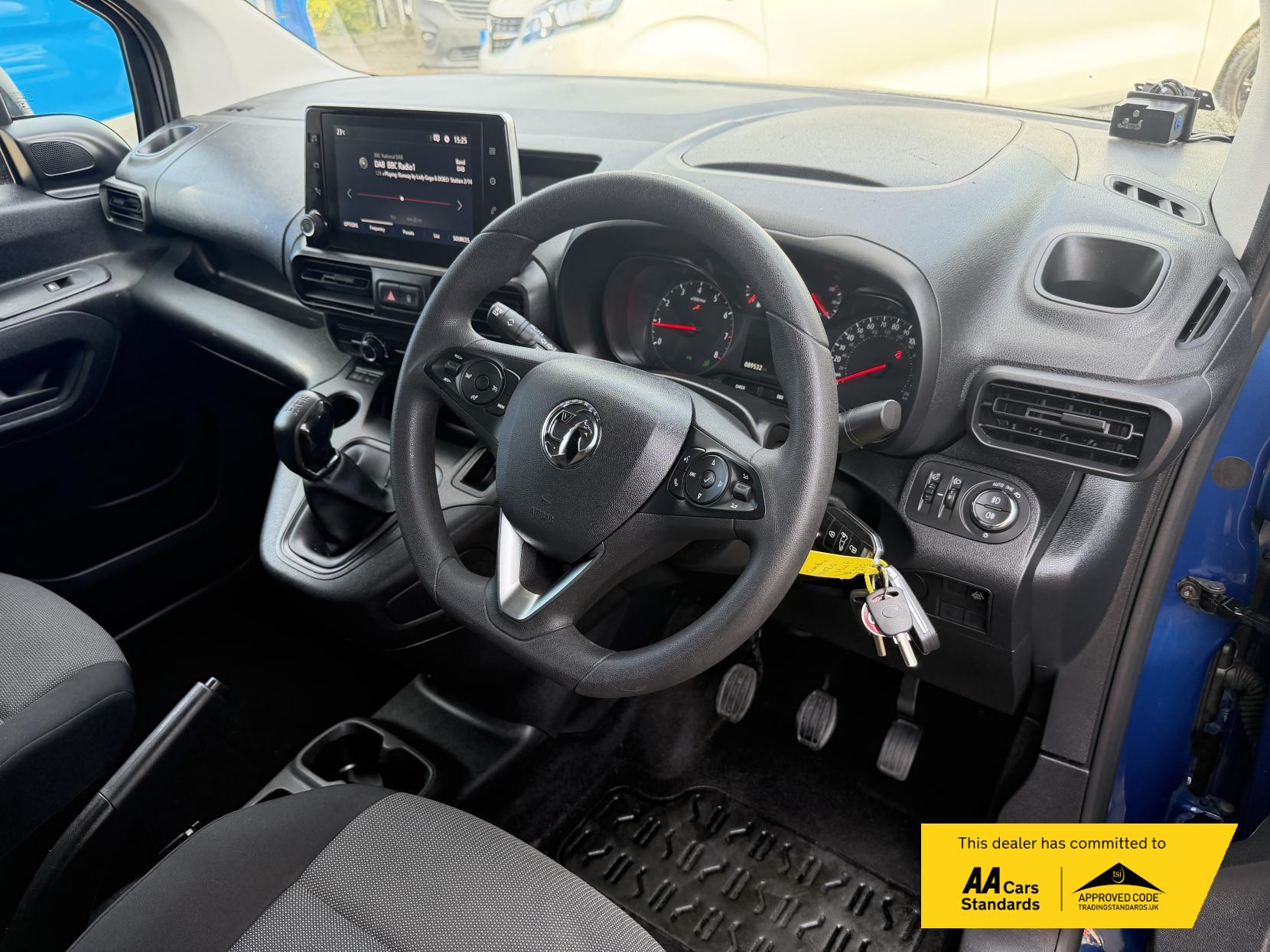 2020 Vauxhall Combo 1.5 Turbo D 2000 Sportive Panel Van 4dr Diesel Manual L1 H1 Euro 6 (s/s) (100 ps) - Thumbnail 68