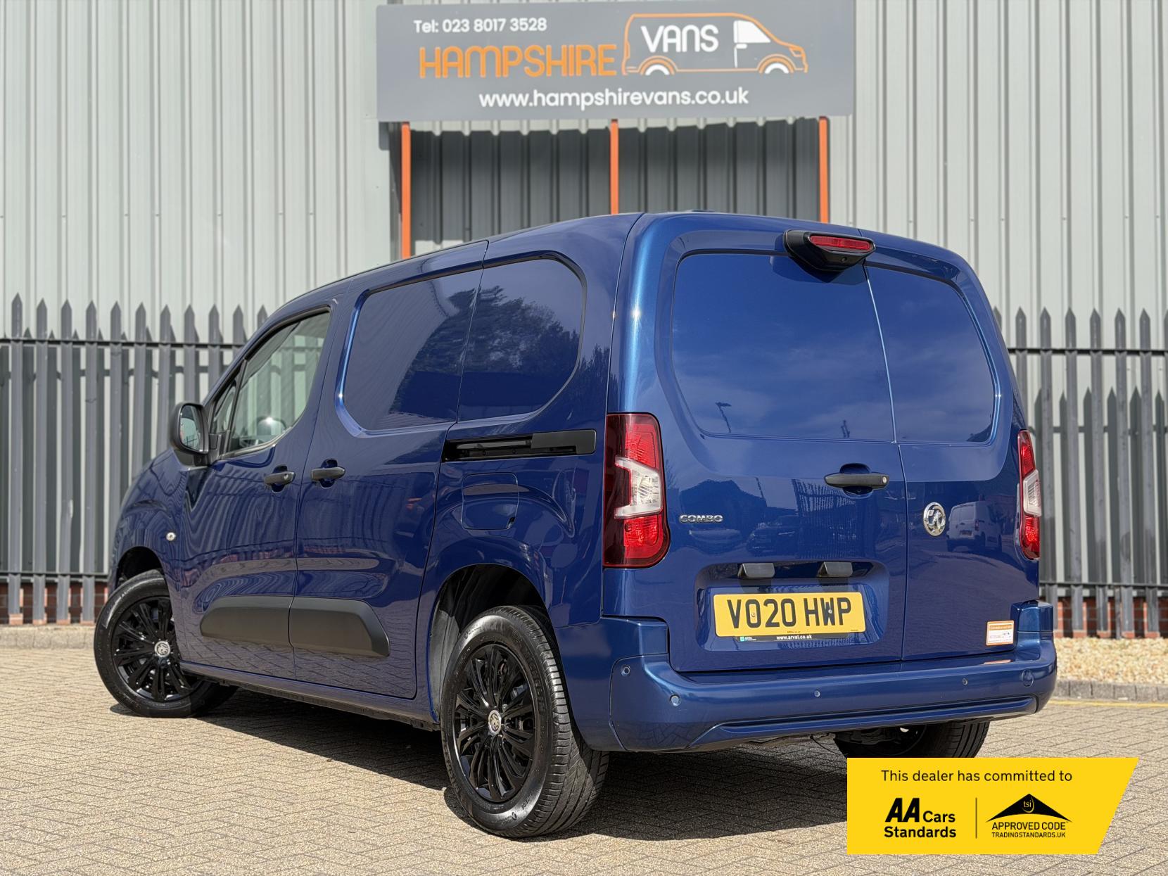 2020 Vauxhall Combo 1.5 Turbo D 2000 Sportive Panel Van 4dr Diesel Manual L1 H1 Euro 6 (s/s) (100 ps) - Thumbnail 4
