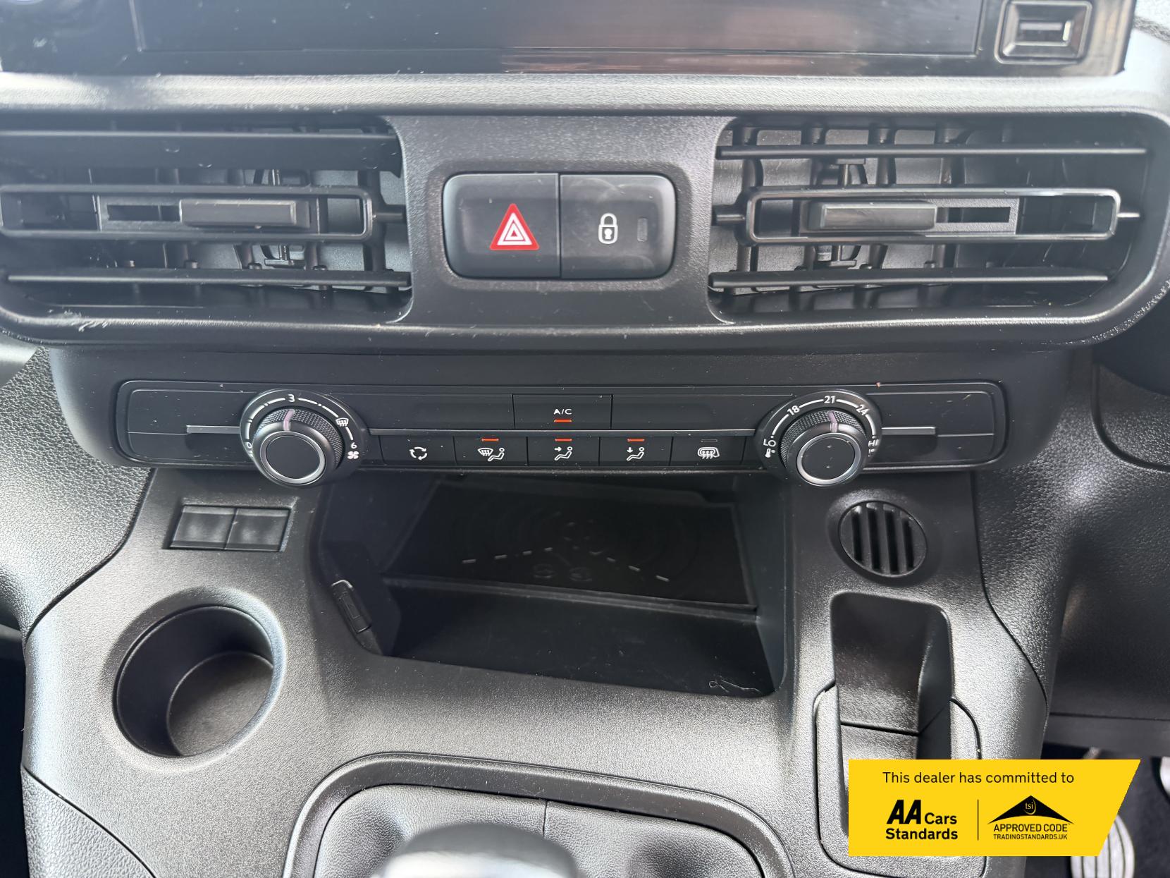 2020 Vauxhall Combo 1.5 Turbo D 2000 Sportive Panel Van 4dr Diesel Manual L1 H1 Euro 6 (s/s) (100 ps) - Thumbnail 50