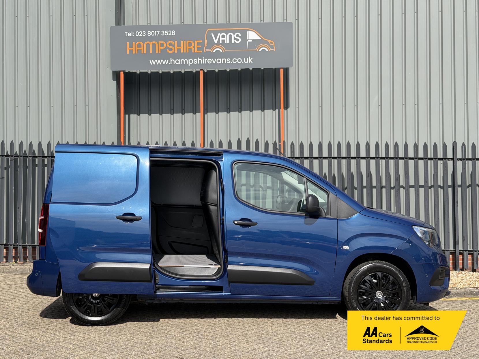 2020 Vauxhall Combo 1.5 Turbo D 2000 Sportive Panel Van 4dr Diesel Manual L1 H1 Euro 6 (s/s) (100 ps) - Thumbnail 8