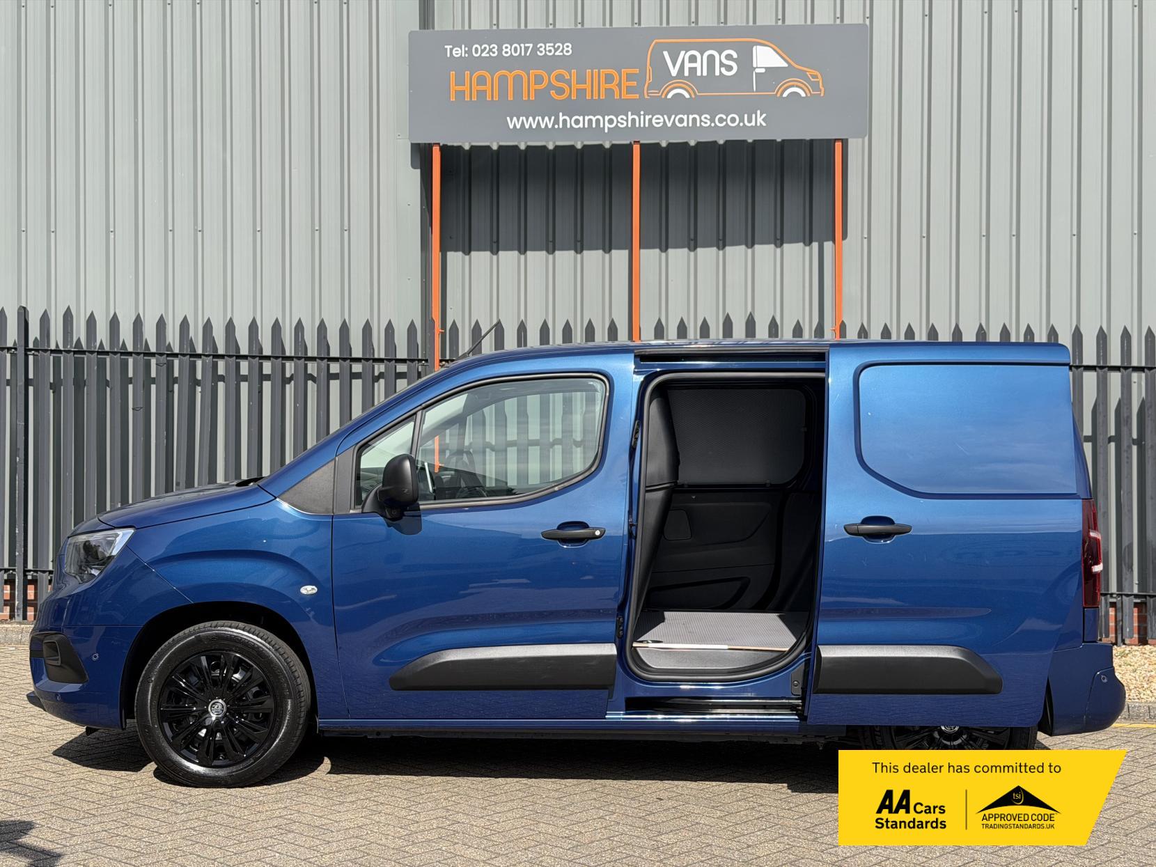 2020 Vauxhall Combo 1.5 Turbo D 2000 Sportive Panel Van 4dr Diesel Manual L1 H1 Euro 6 (s/s) (100 ps) - Thumbnail 6