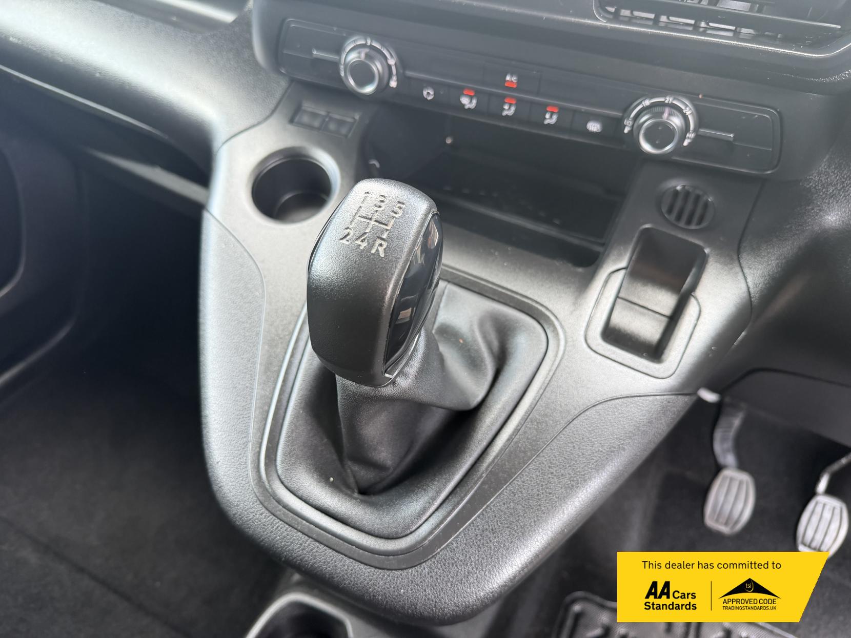 2020 Vauxhall Combo 1.5 Turbo D 2000 Sportive Panel Van 4dr Diesel Manual L1 H1 Euro 6 (s/s) (100 ps) - Thumbnail 52