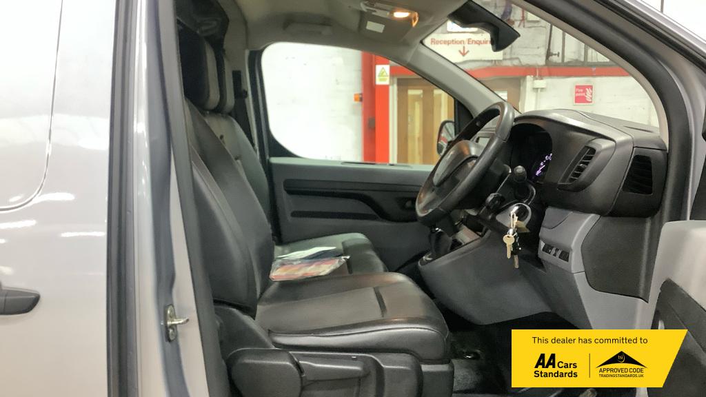 Peugeot Expert 2.0 BlueHDi 1400 Professional Premium Standard Panel Van 6dr Diesel Manual MWB Euro 6 (s/s) (145 ps)