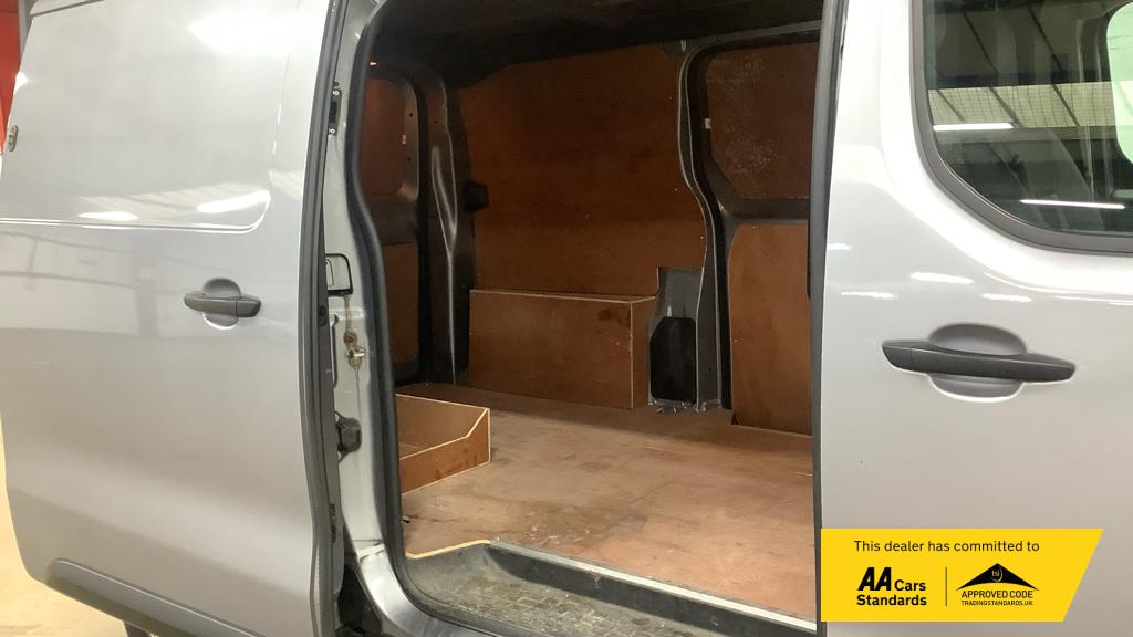 Peugeot Expert 2.0 BlueHDi 1400 Professional Premium Standard Panel Van 6dr Diesel Manual MWB Euro 6 (s/s) (145 ps)