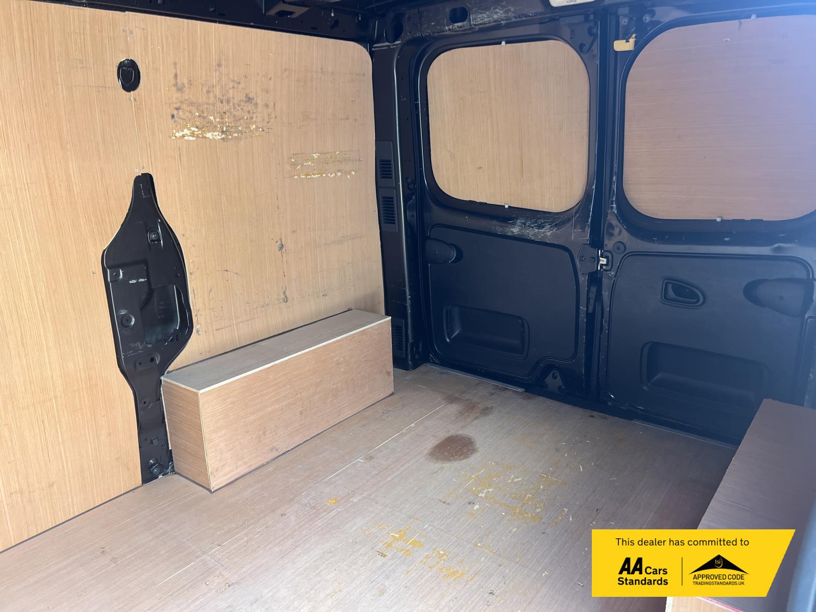 Renault Trafic 2.0 dCi ENERGY 28 Sport Panel Van 5dr Diesel Manual SWB Standard Roof Euro 6 (s/s) (120 ps)