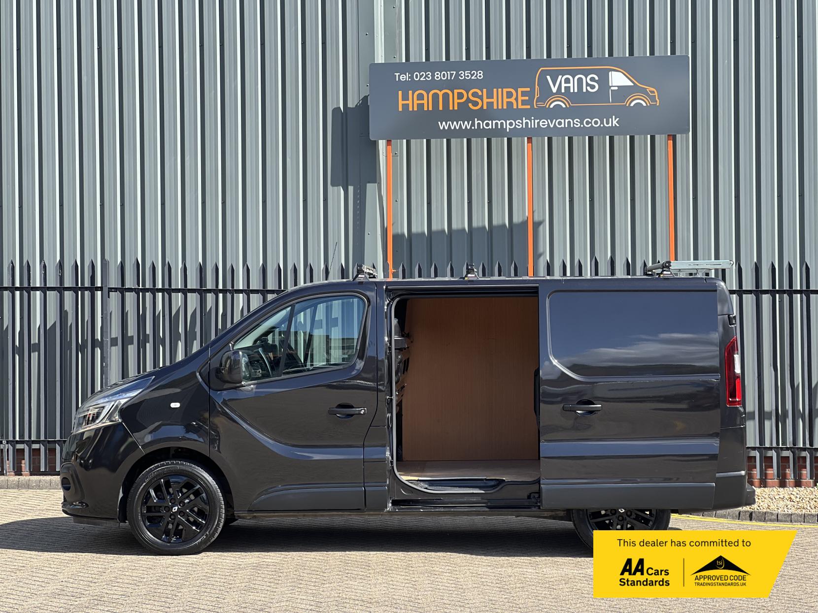 Renault Trafic 2.0 dCi ENERGY 28 Sport Panel Van 5dr Diesel Manual SWB Standard Roof Euro 6 (s/s) (120 ps)