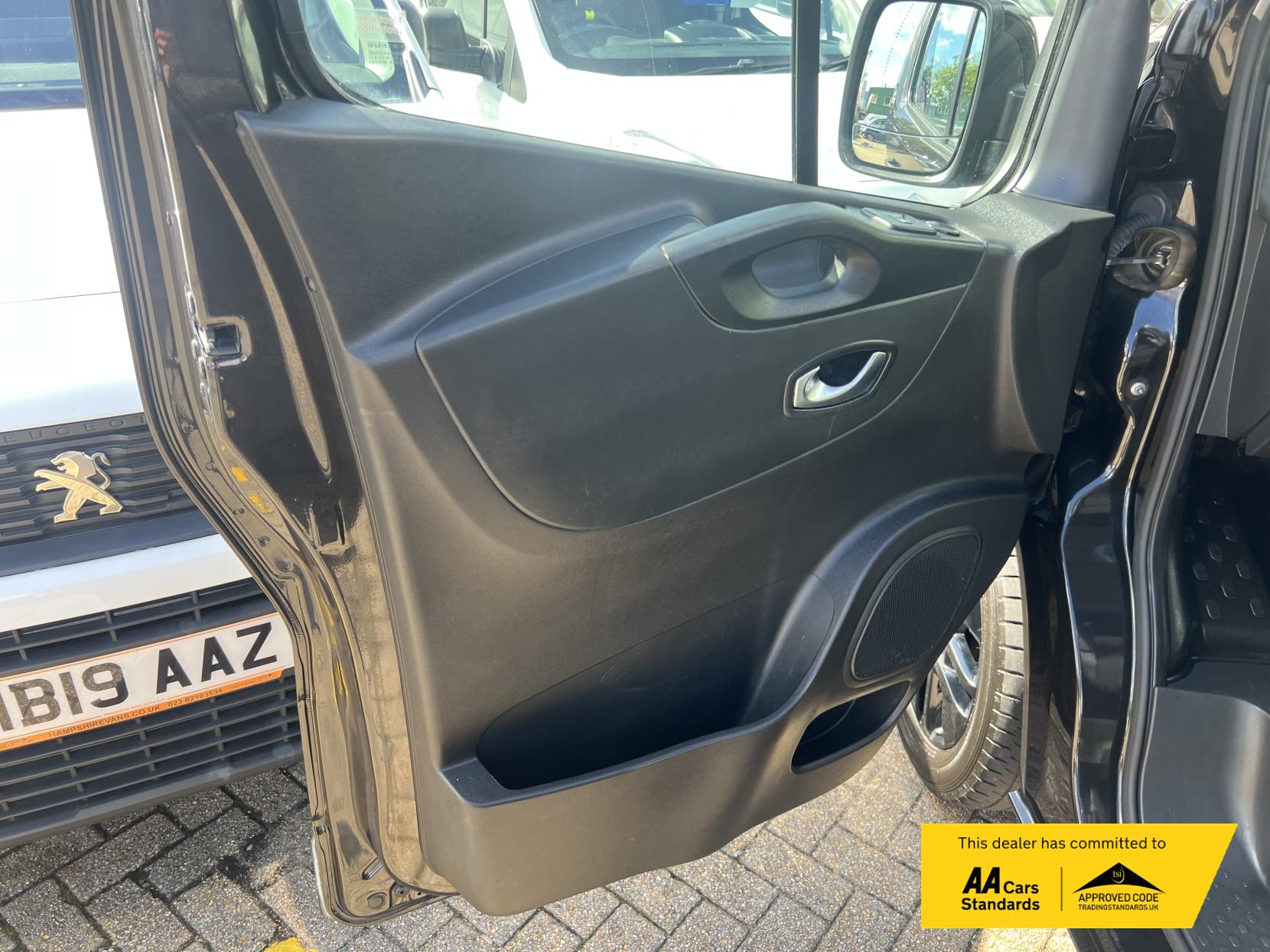 Renault Trafic 2.0 dCi ENERGY 28 Sport Panel Van 5dr Diesel Manual SWB Standard Roof Euro 6 (s/s) (120 ps)