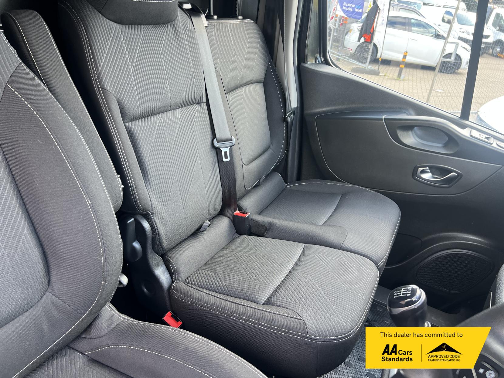 Renault Trafic 2.0 dCi ENERGY 28 Sport Panel Van 5dr Diesel Manual SWB Standard Roof Euro 6 (s/s) (120 ps)