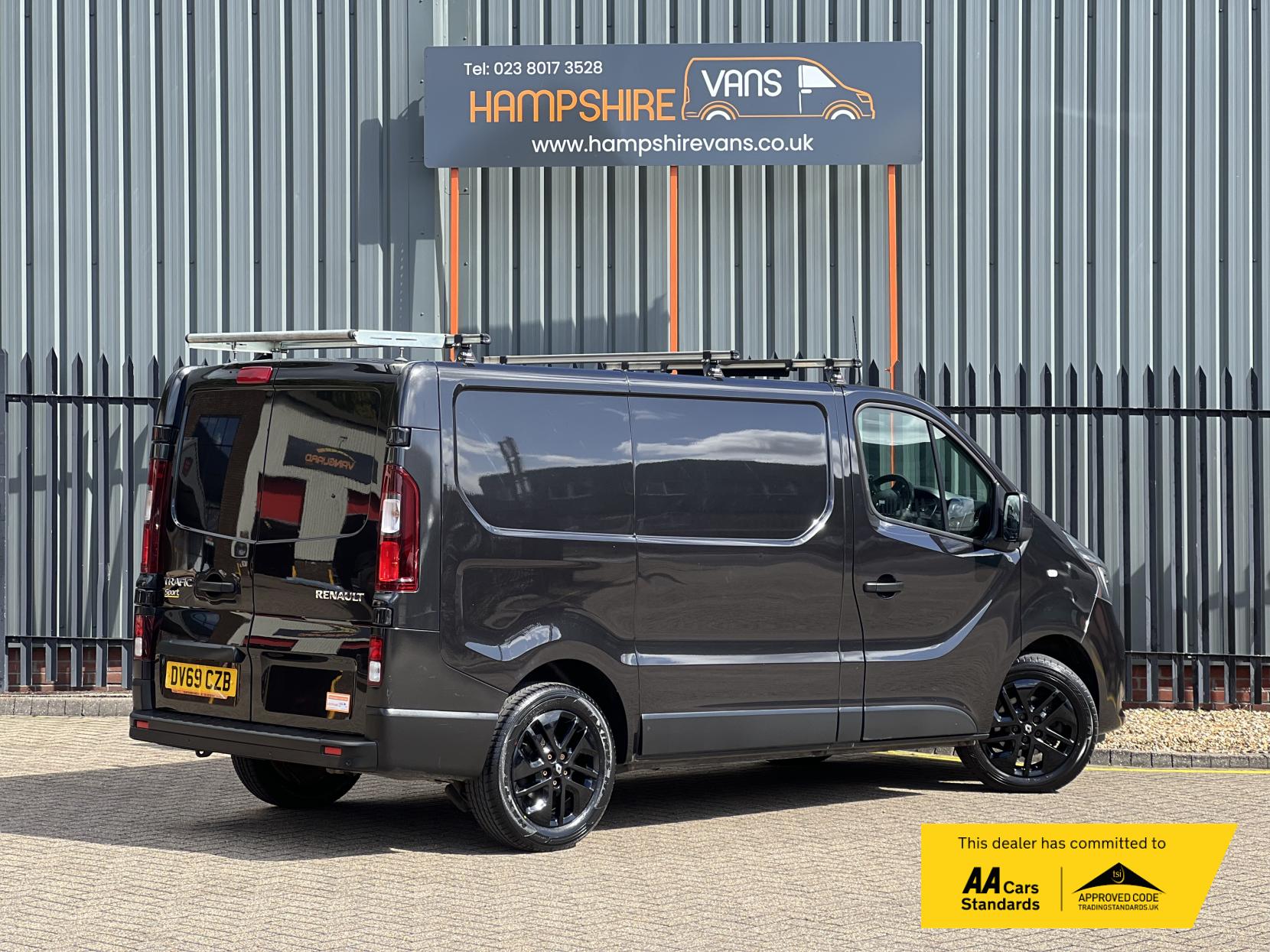 Renault Trafic 2.0 dCi ENERGY 28 Sport Panel Van 5dr Diesel Manual SWB Standard Roof Euro 6 (s/s) (120 ps)