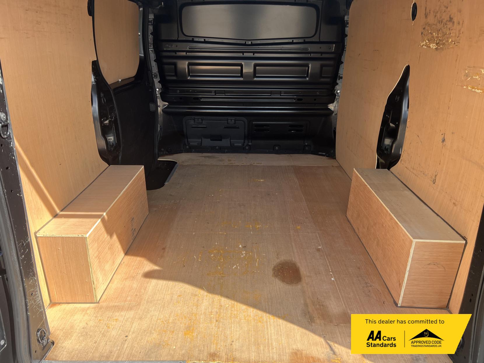 Renault Trafic 2.0 dCi ENERGY 28 Sport Panel Van 5dr Diesel Manual SWB Standard Roof Euro 6 (s/s) (120 ps)