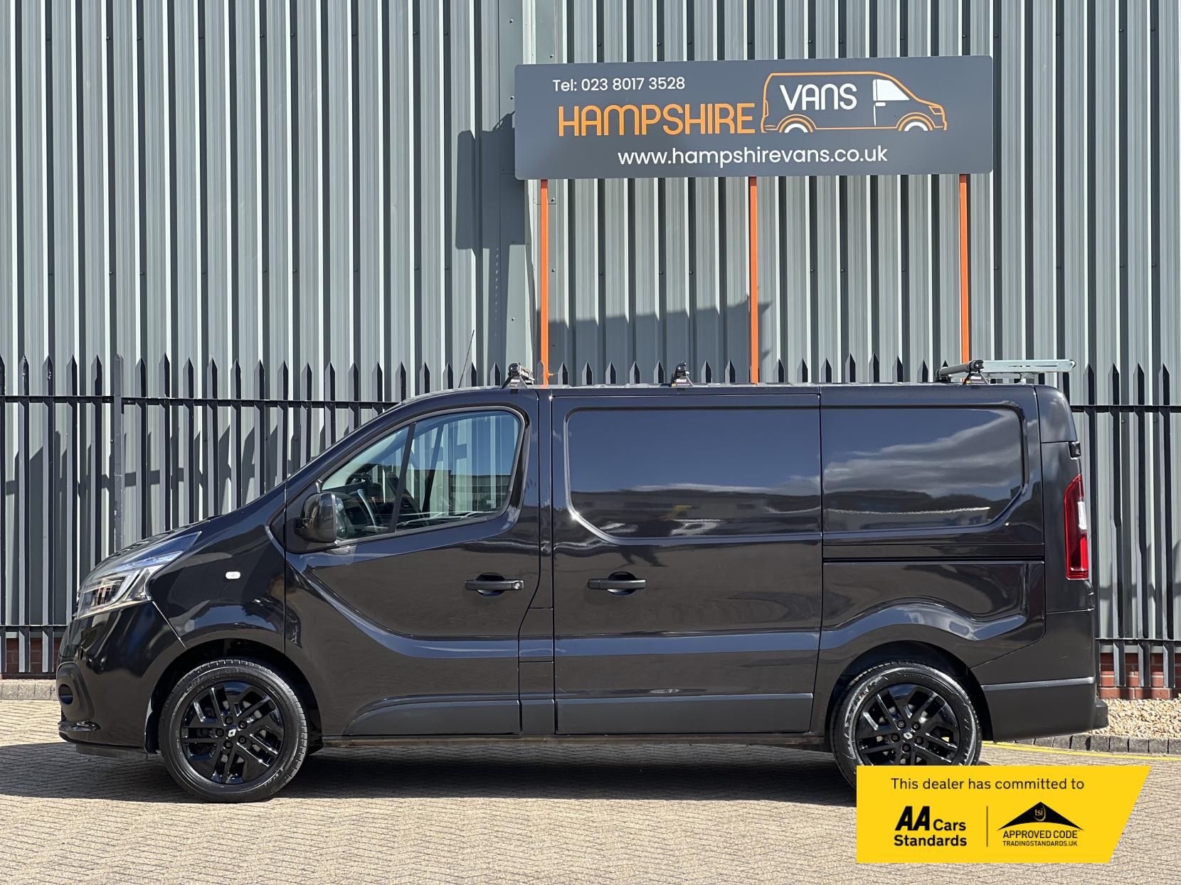 Renault Trafic 2.0 dCi ENERGY 28 Sport Panel Van 5dr Diesel Manual SWB Standard Roof Euro 6 (s/s) (120 ps)