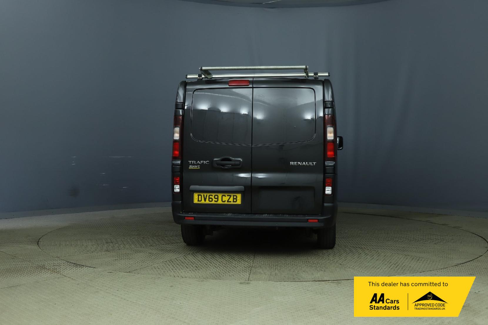 Renault Trafic 2.0 dCi ENERGY 28 Sport Panel Van 5dr Diesel Manual SWB Standard Roof Euro 6 (s/s) (120 ps)
