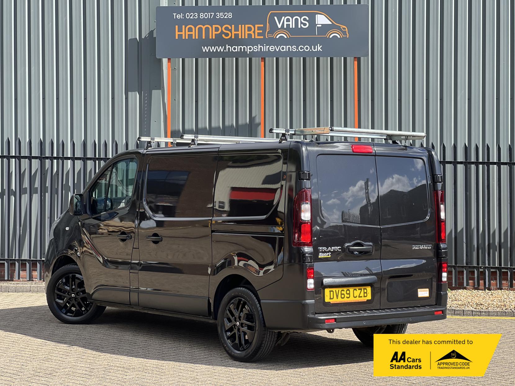 Renault Trafic 2.0 dCi ENERGY 28 Sport Panel Van 5dr Diesel Manual SWB Standard Roof Euro 6 (s/s) (120 ps)
