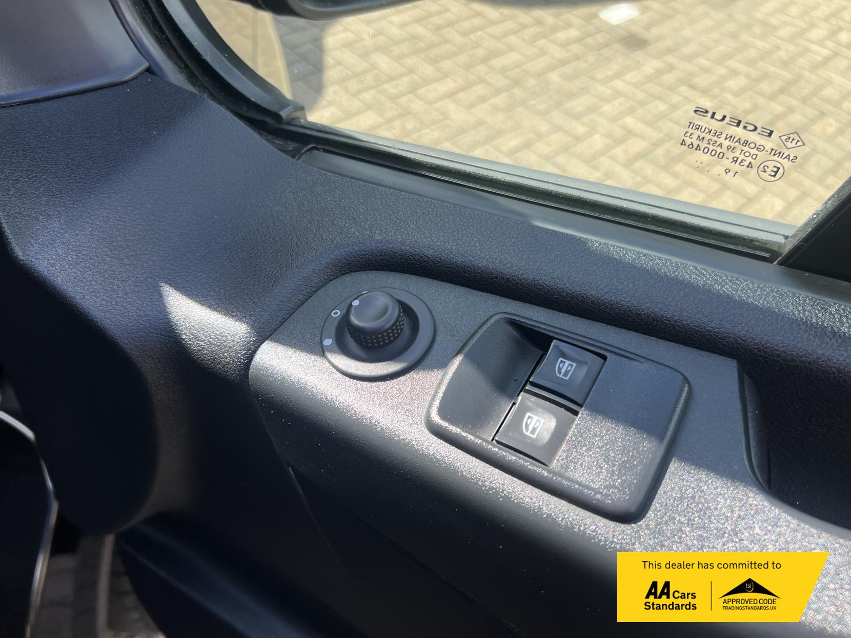 Renault Trafic 2.0 dCi ENERGY 28 Sport Panel Van 5dr Diesel Manual SWB Standard Roof Euro 6 (s/s) (120 ps)