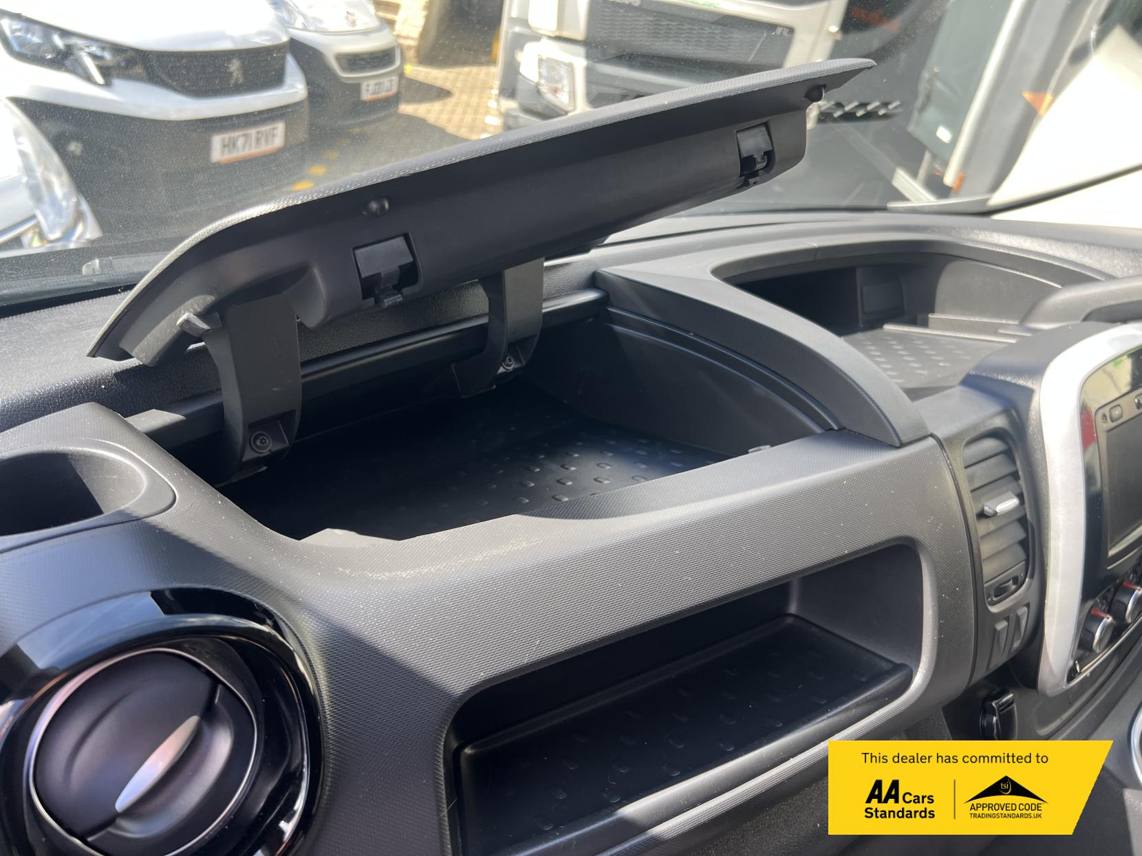 Renault Trafic 2.0 dCi ENERGY 28 Sport Panel Van 5dr Diesel Manual SWB Standard Roof Euro 6 (s/s) (120 ps)