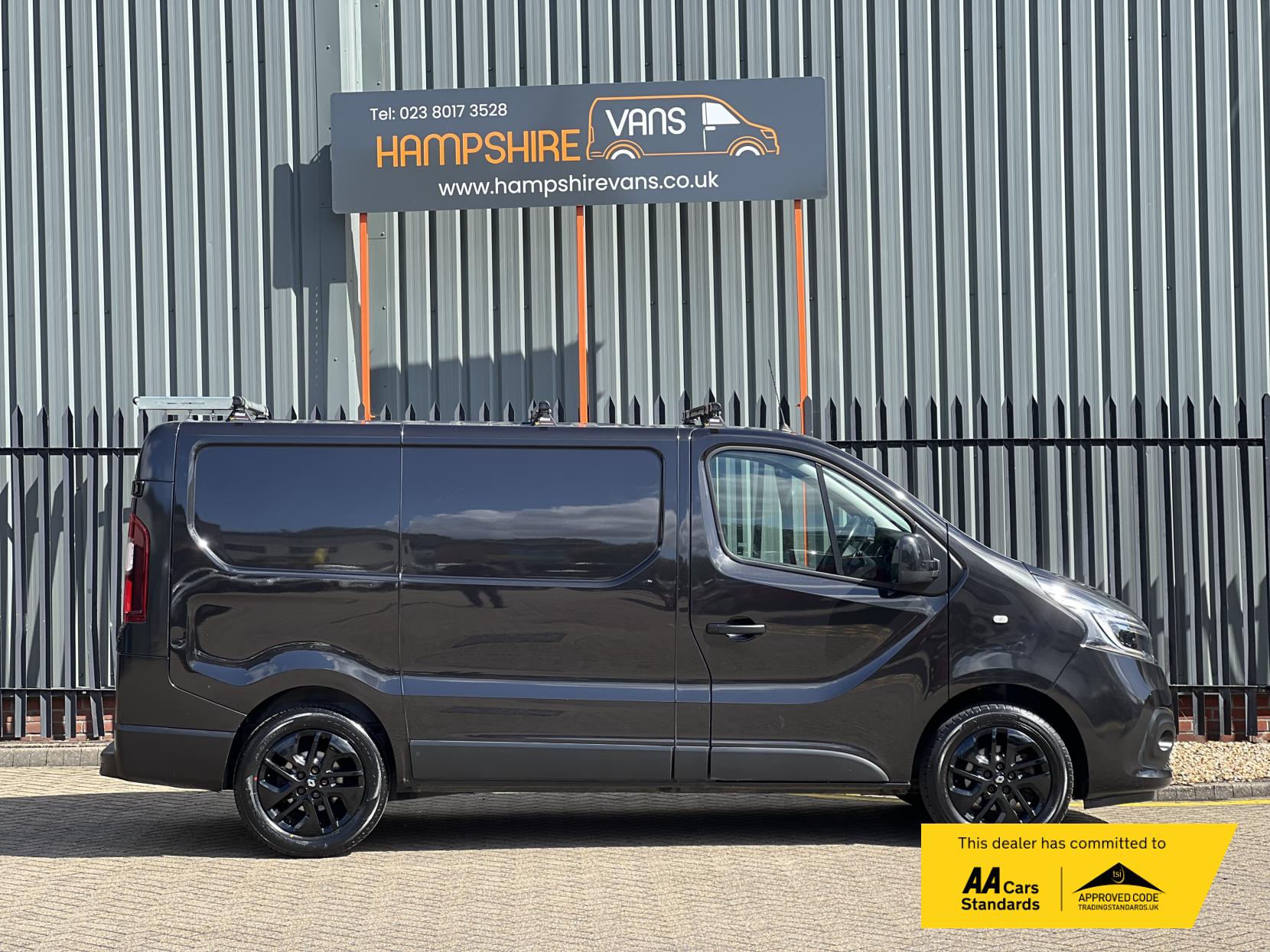 Renault Trafic 2.0 dCi ENERGY 28 Sport Panel Van 5dr Diesel Manual SWB Standard Roof Euro 6 (s/s) (120 ps)