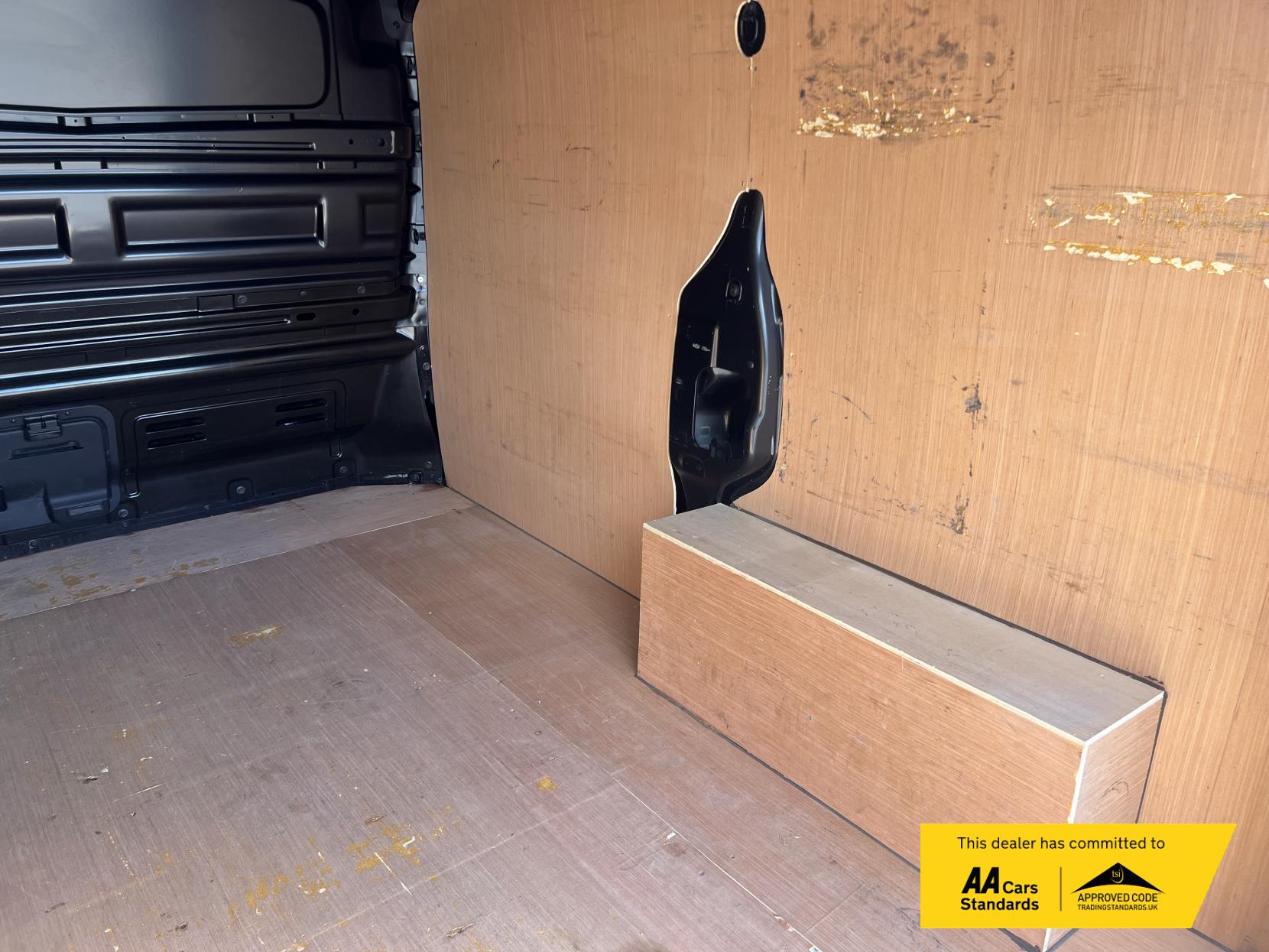 Renault Trafic 2.0 dCi ENERGY 28 Sport Panel Van 5dr Diesel Manual SWB Standard Roof Euro 6 (s/s) (120 ps)
