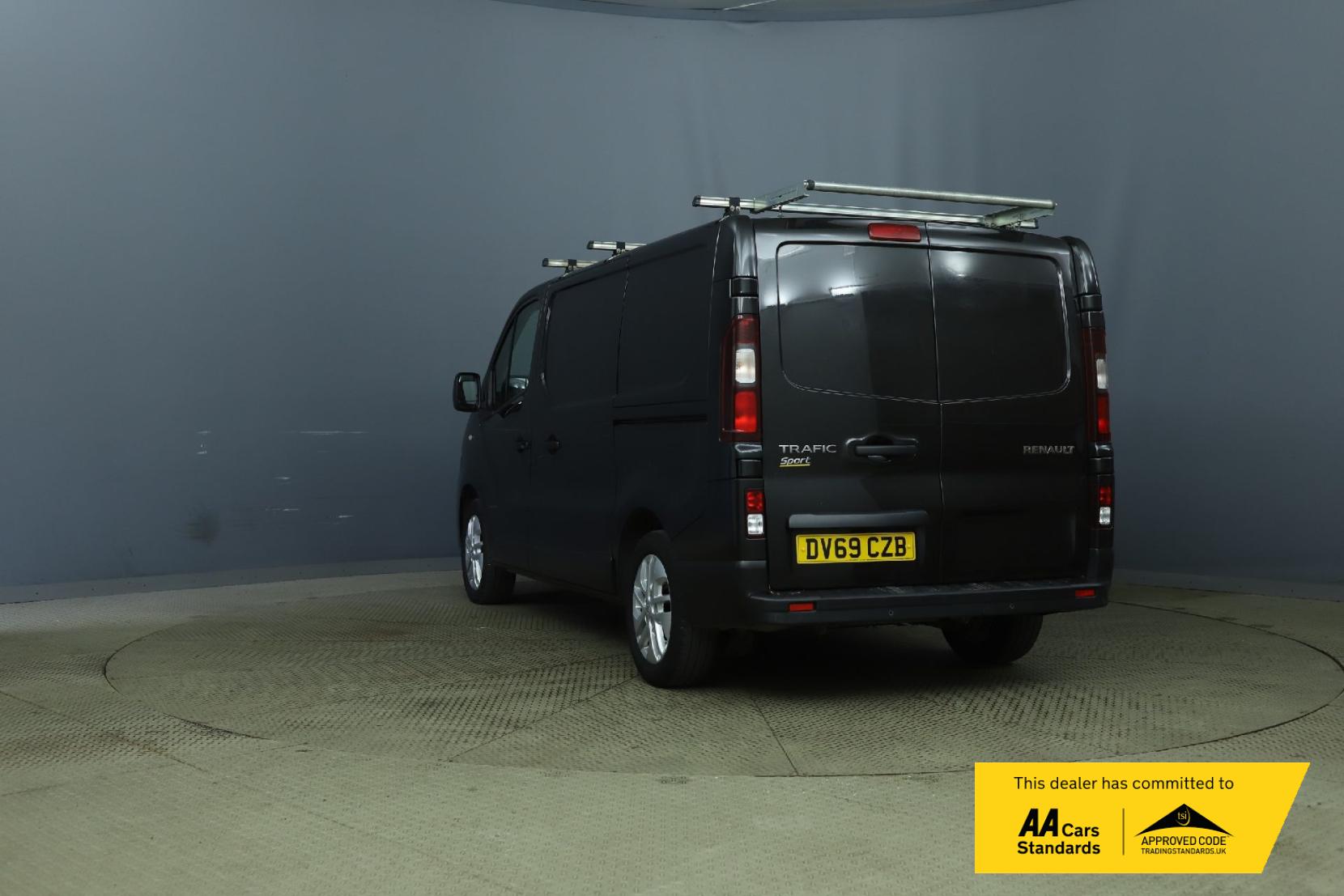 Renault Trafic 2.0 dCi ENERGY 28 Sport Panel Van 5dr Diesel Manual SWB Standard Roof Euro 6 (s/s) (120 ps)
