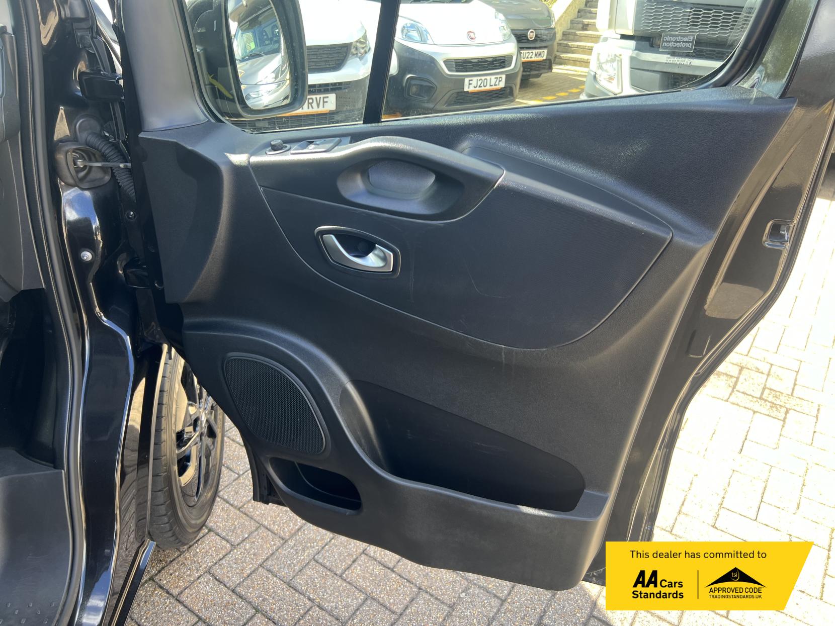 Renault Trafic 2.0 dCi ENERGY 28 Sport Panel Van 5dr Diesel Manual SWB Standard Roof Euro 6 (s/s) (120 ps)