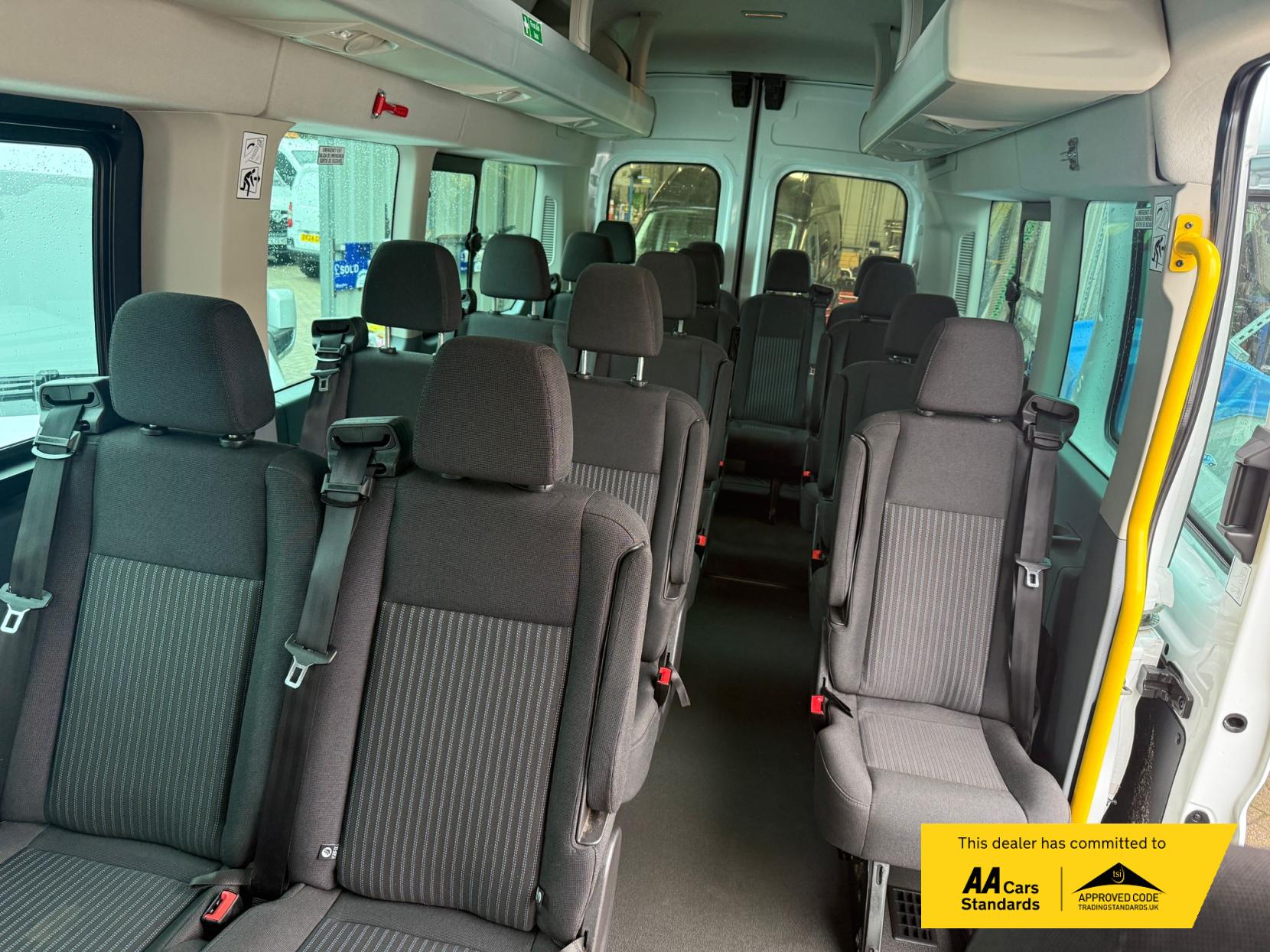 Ford Transit 2.2 TDCi 460 HDT Trend Minibus 5dr Diesel Manual L4 H3 (18 seats) (196 g/km, 123 bhp)