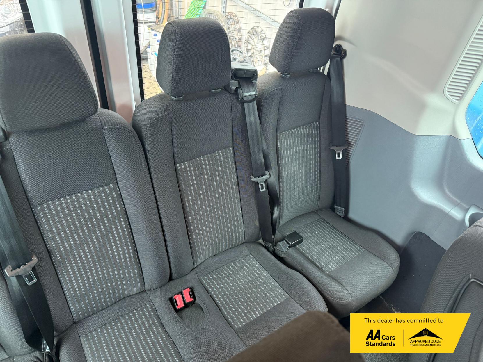 Ford Transit 2.2 TDCi 460 HDT Trend Minibus 5dr Diesel Manual L4 H3 (18 seats) (196 g/km, 123 bhp)