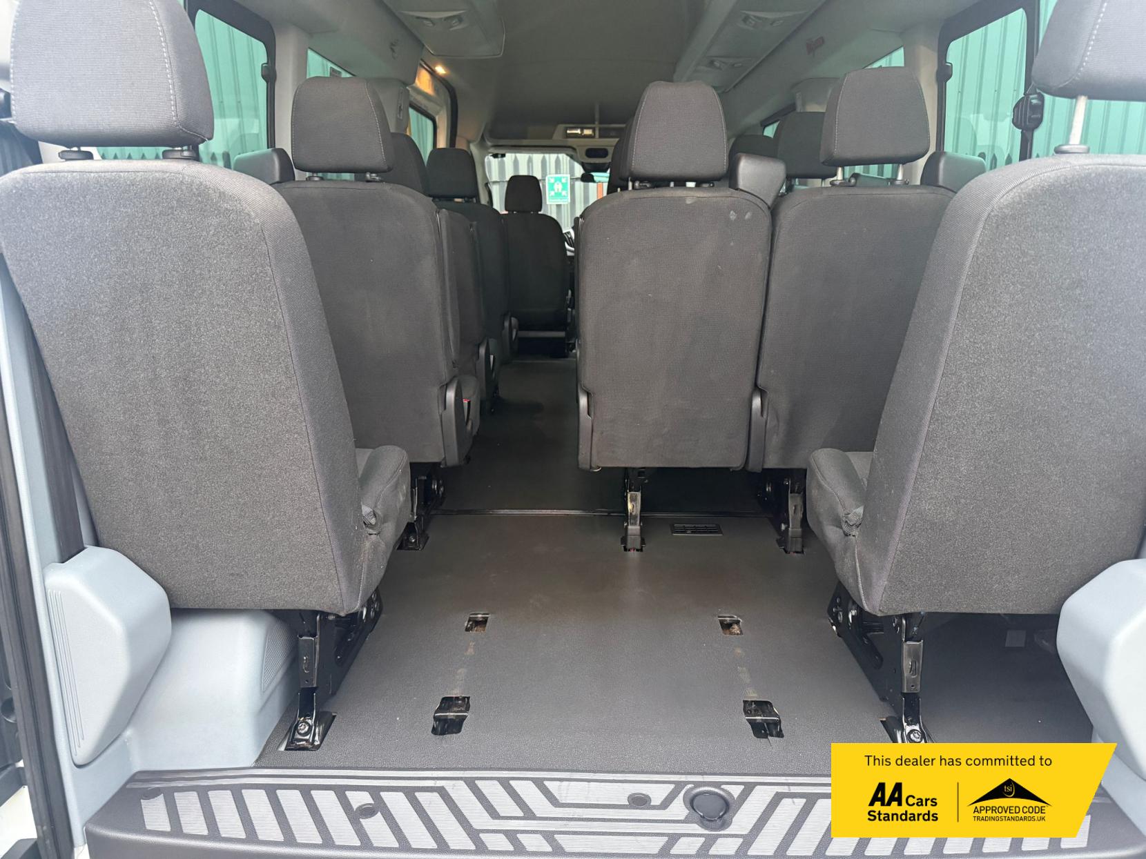 Ford Transit 2.2 TDCi 460 HDT Trend Minibus 5dr Diesel Manual L4 H3 (18 seats) (196 g/km, 123 bhp)