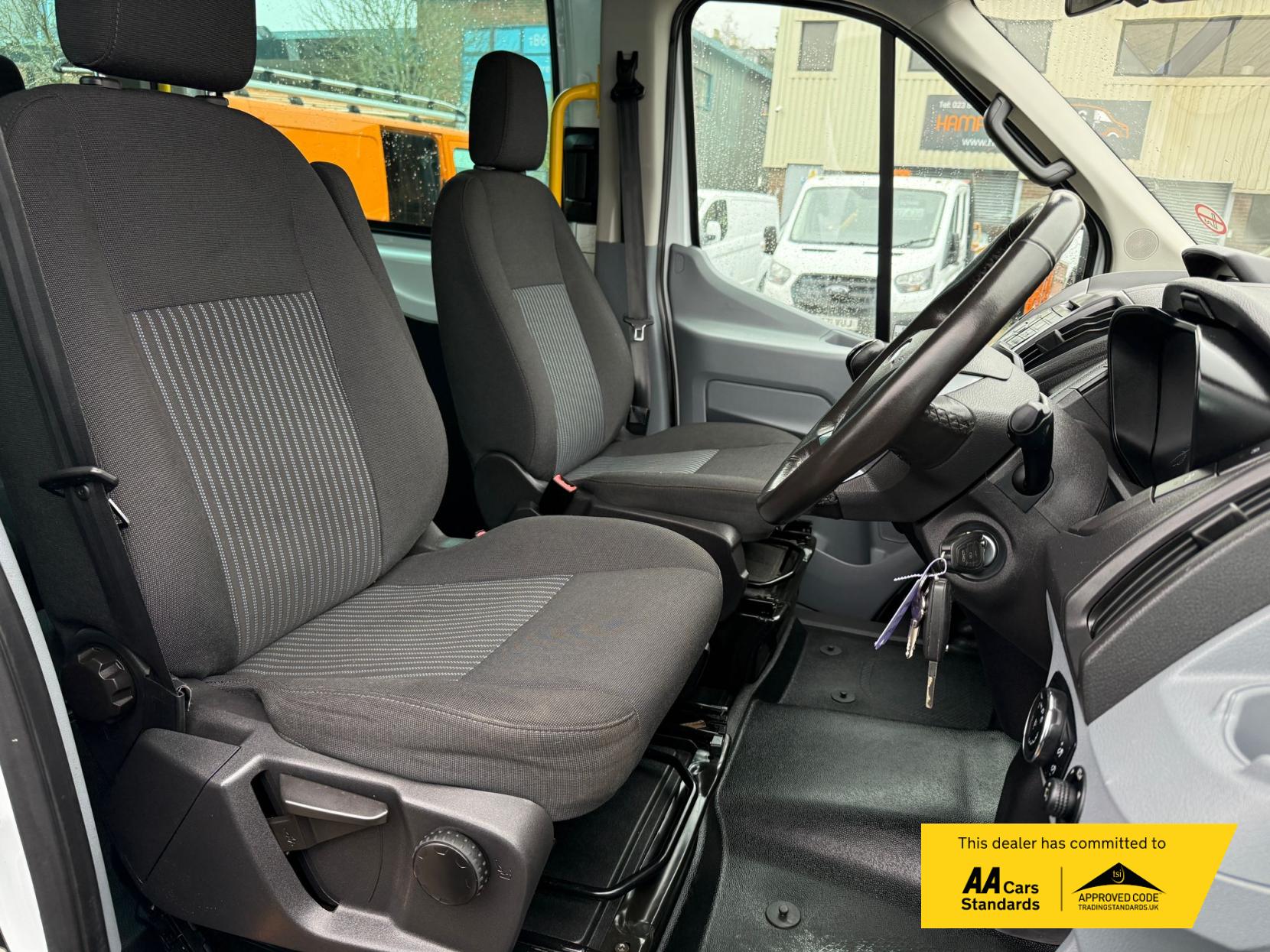 Ford Transit 2.2 TDCi 460 HDT Trend Minibus 5dr Diesel Manual L4 H3 (18 seats) (196 g/km, 123 bhp)