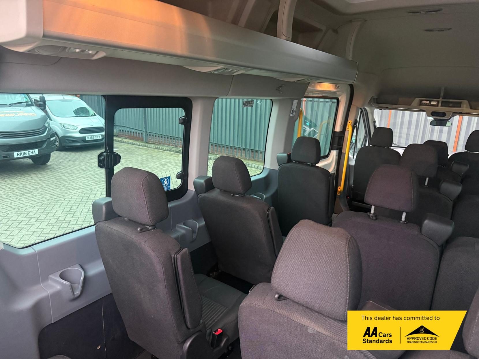 Ford Transit 2.2 TDCi 460 HDT Trend Minibus 5dr Diesel Manual L4 H3 (18 seats) (196 g/km, 123 bhp)