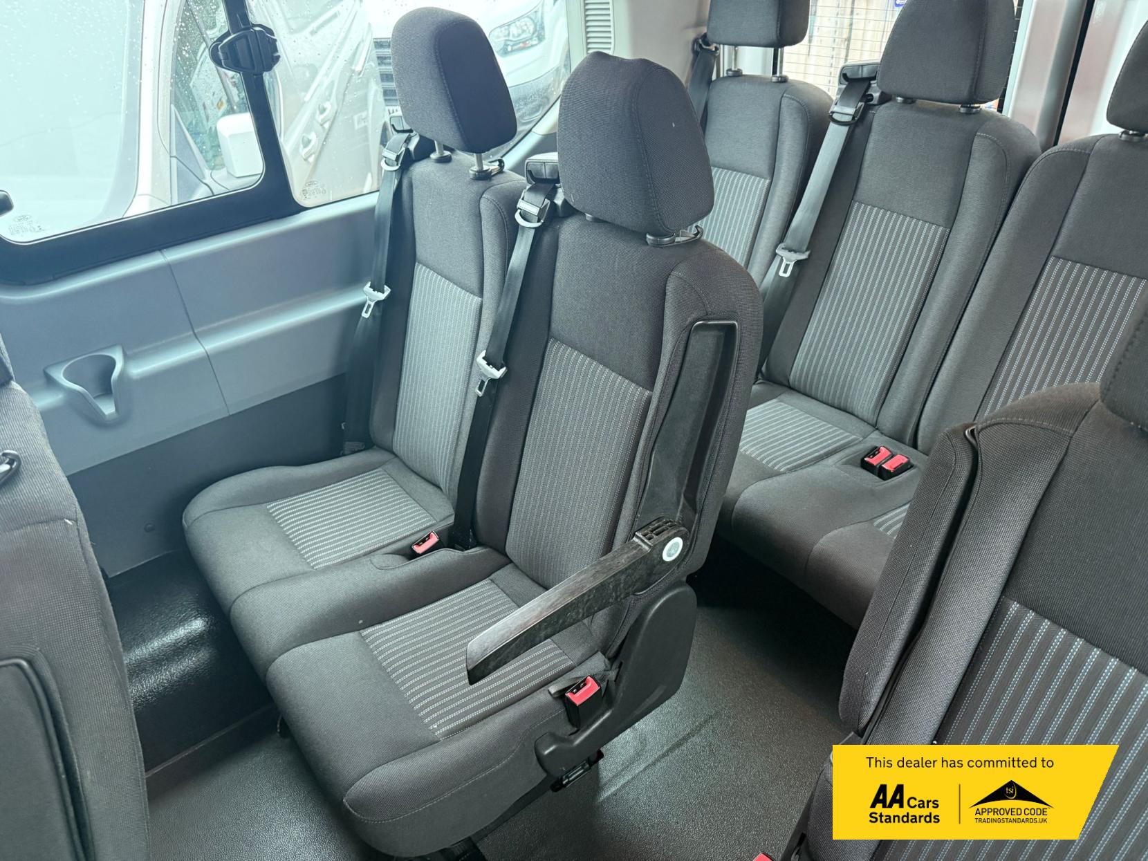 Ford Transit 2.2 TDCi 460 HDT Trend Minibus 5dr Diesel Manual L4 H3 (18 seats) (196 g/km, 123 bhp)